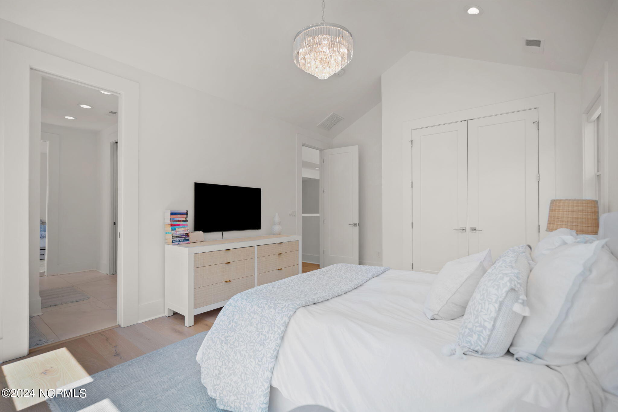 423 E Blackbeard Road