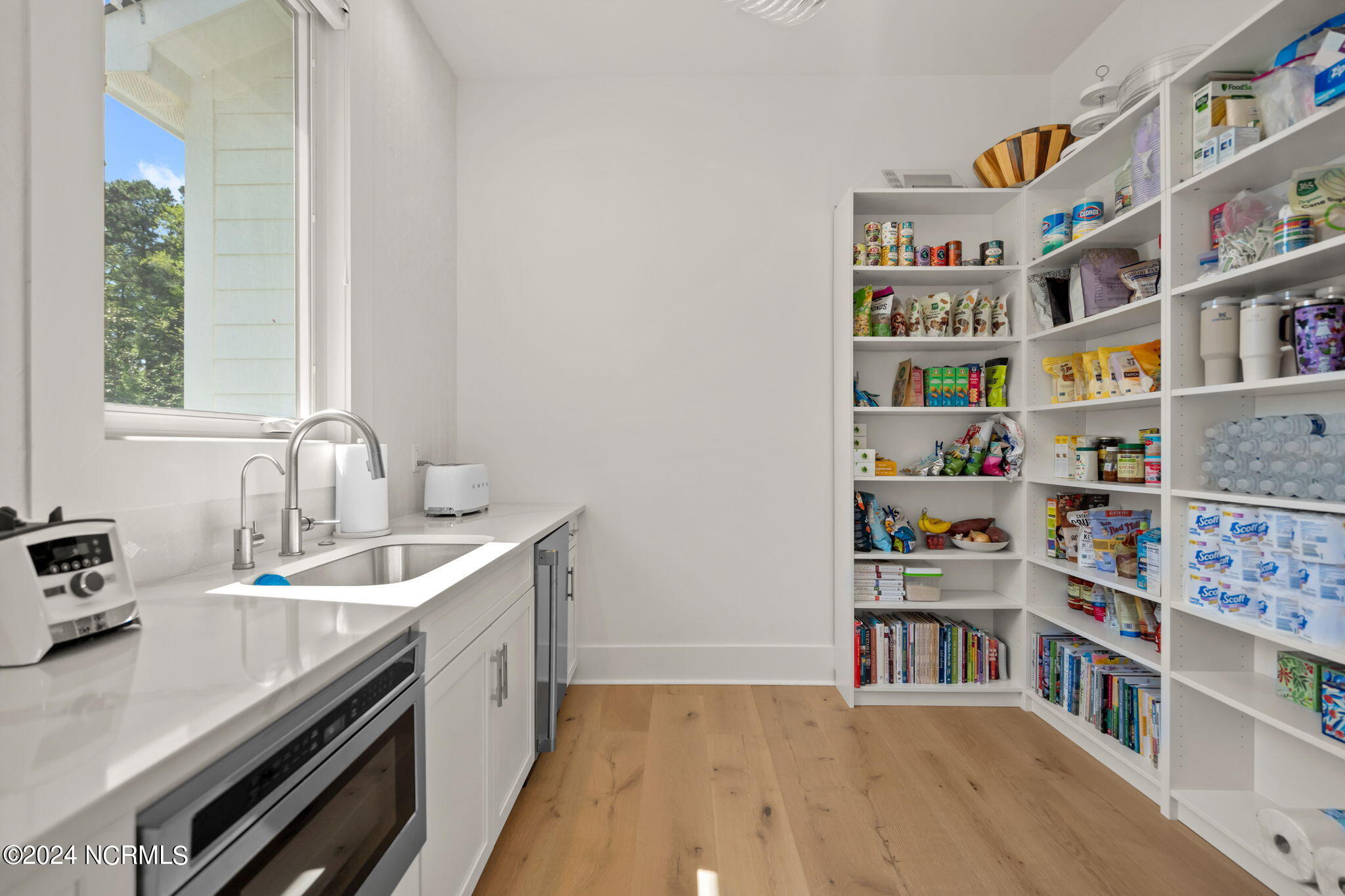 423 E Blackbeard Road