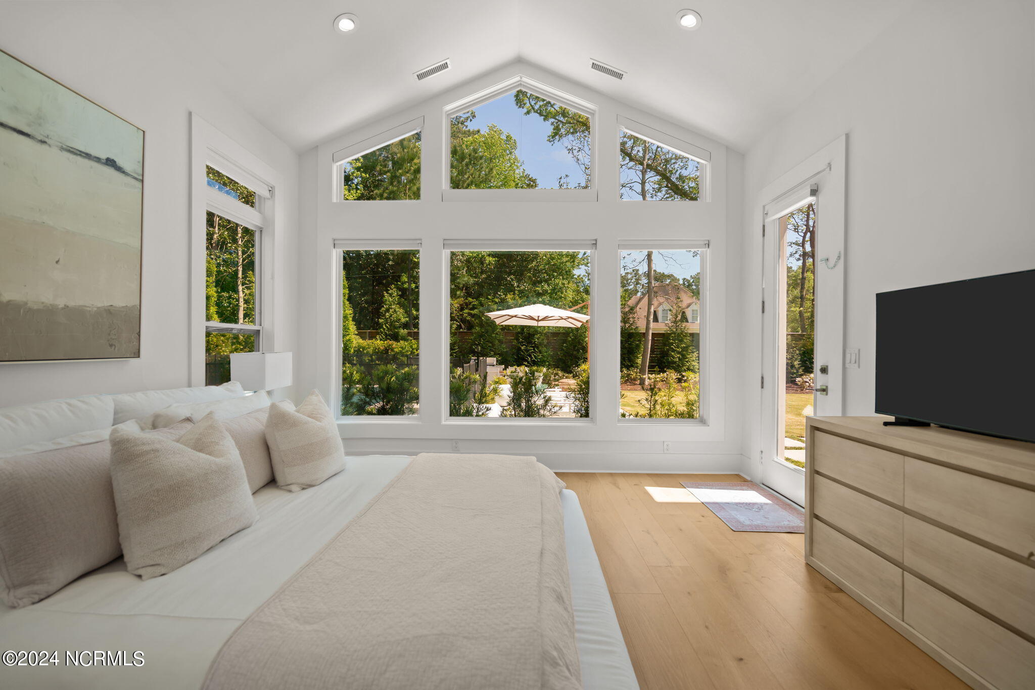 423 E Blackbeard Road