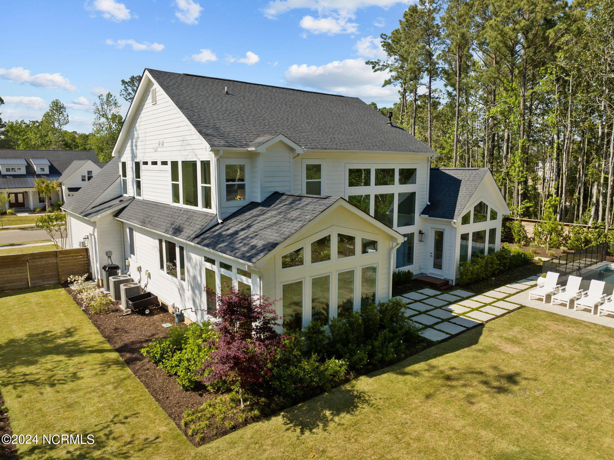 423 E Blackbeard Road