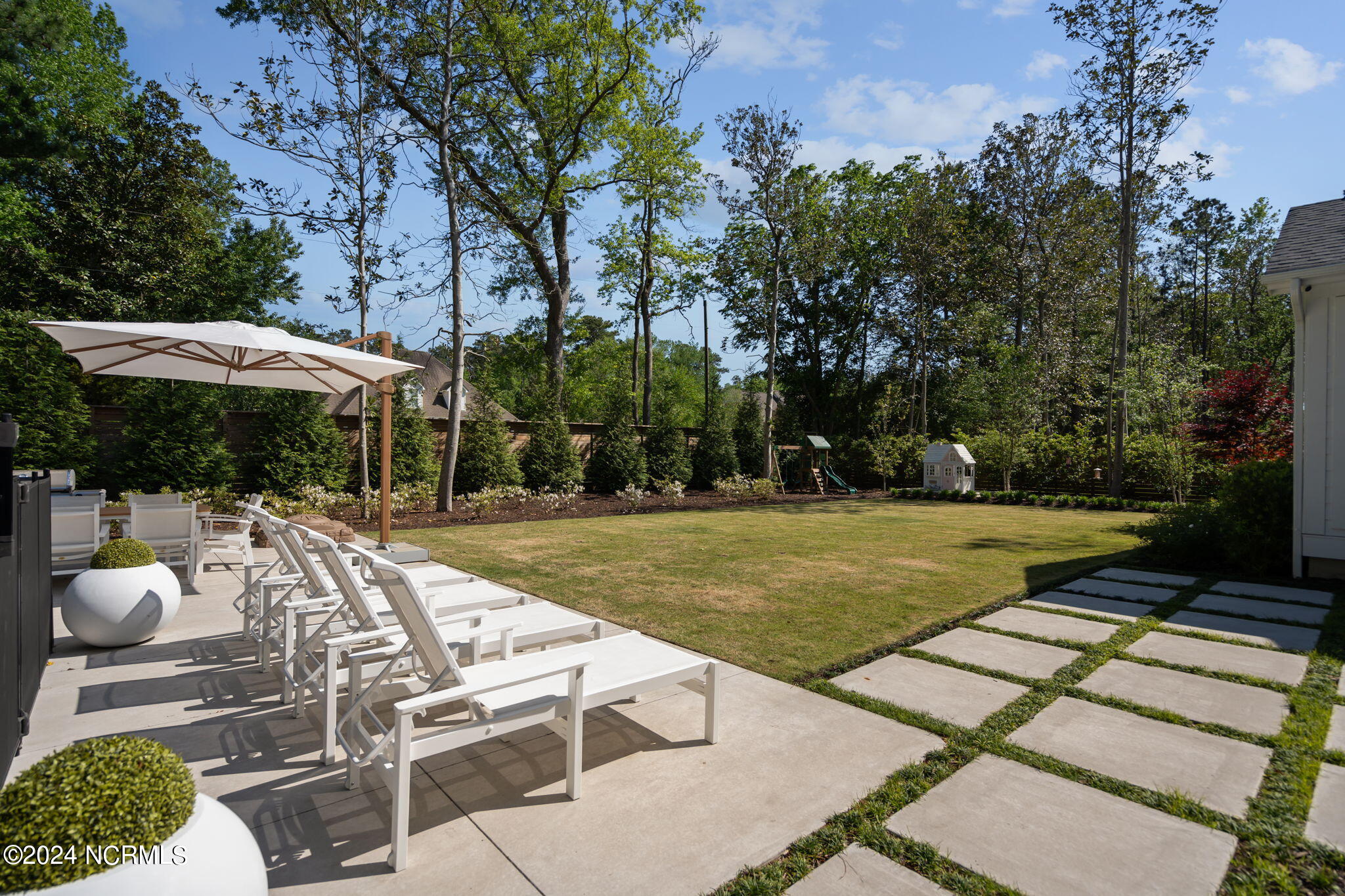 423 E Blackbeard Road