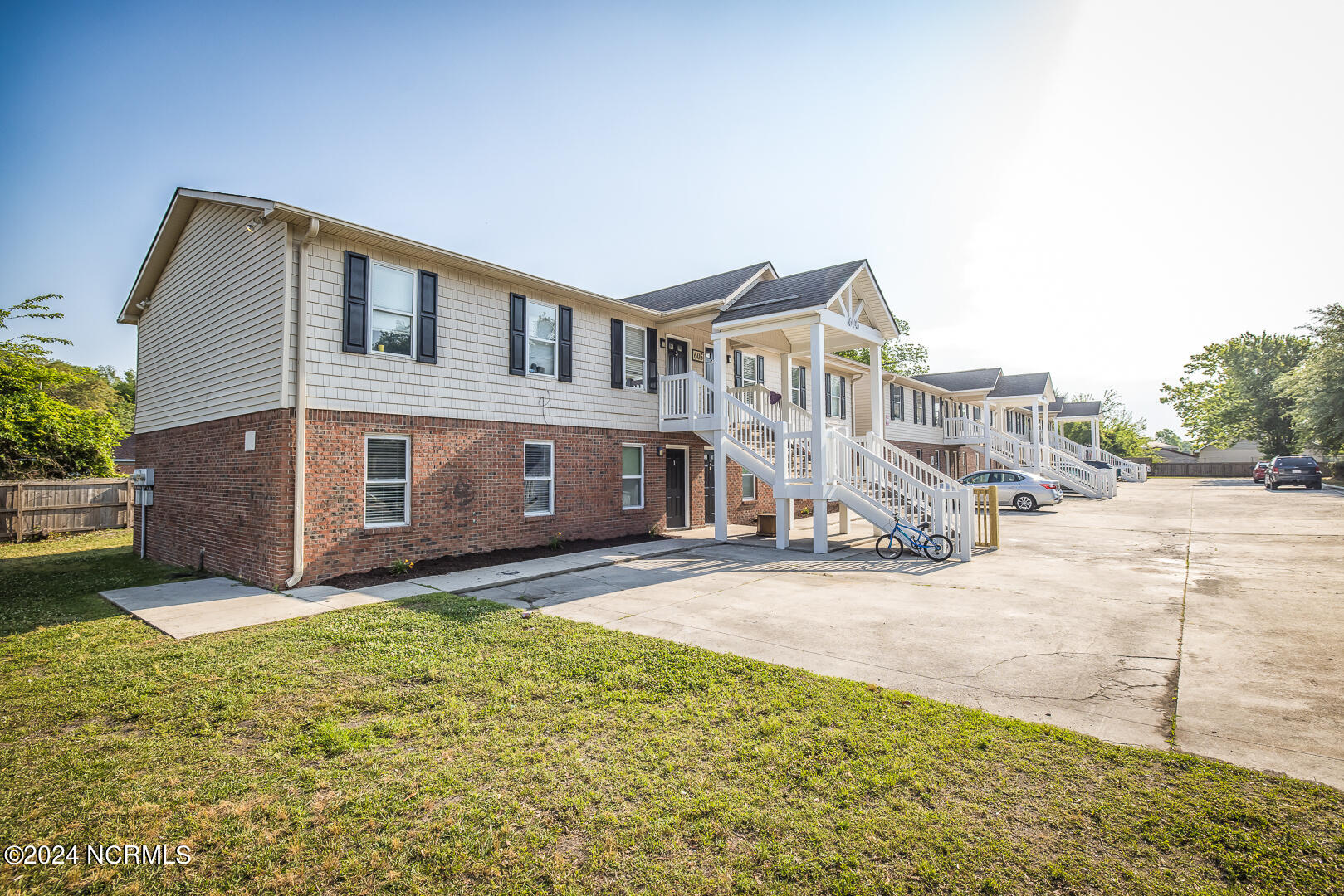 605-609 Nixon Street