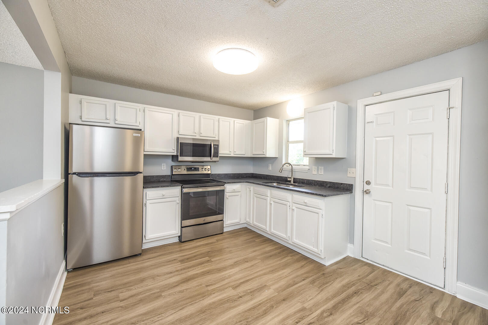 605-609 Nixon Street