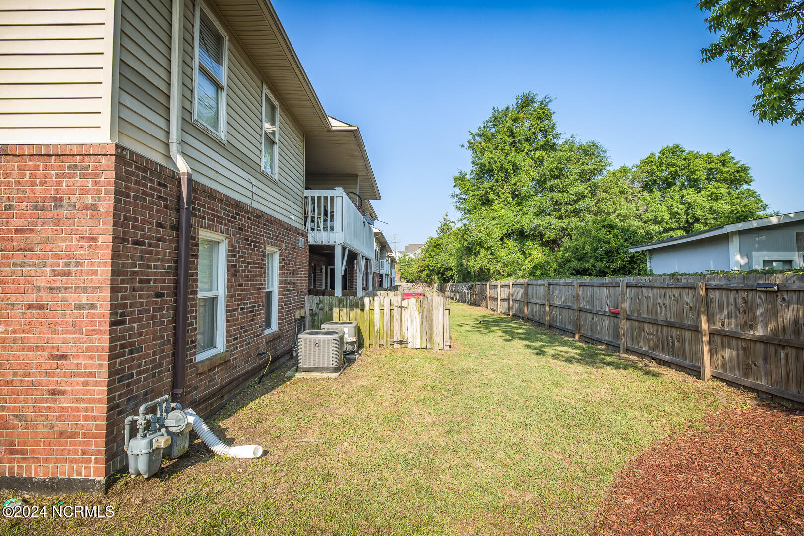 605-609 Nixon Street