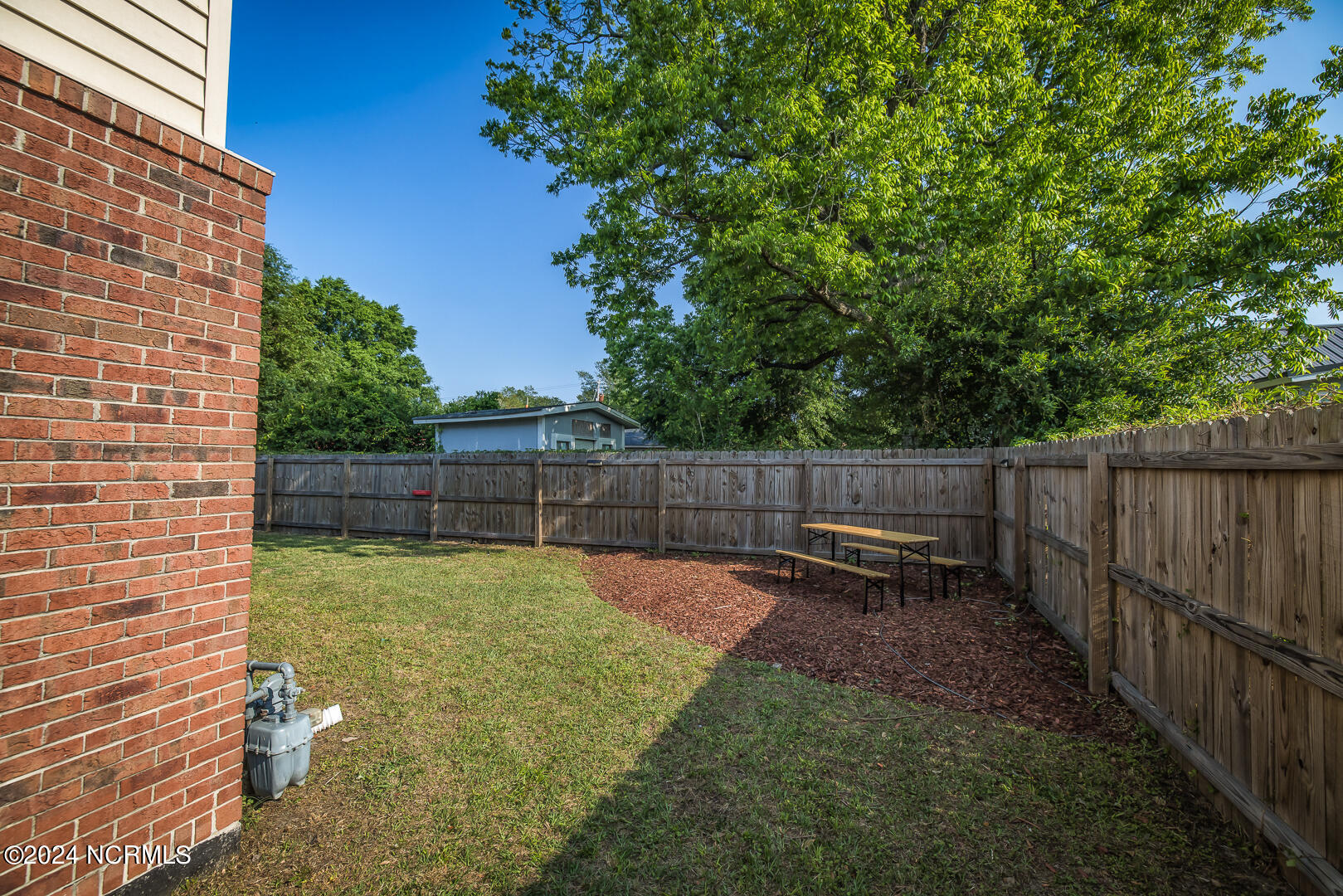 605-609 Nixon Street