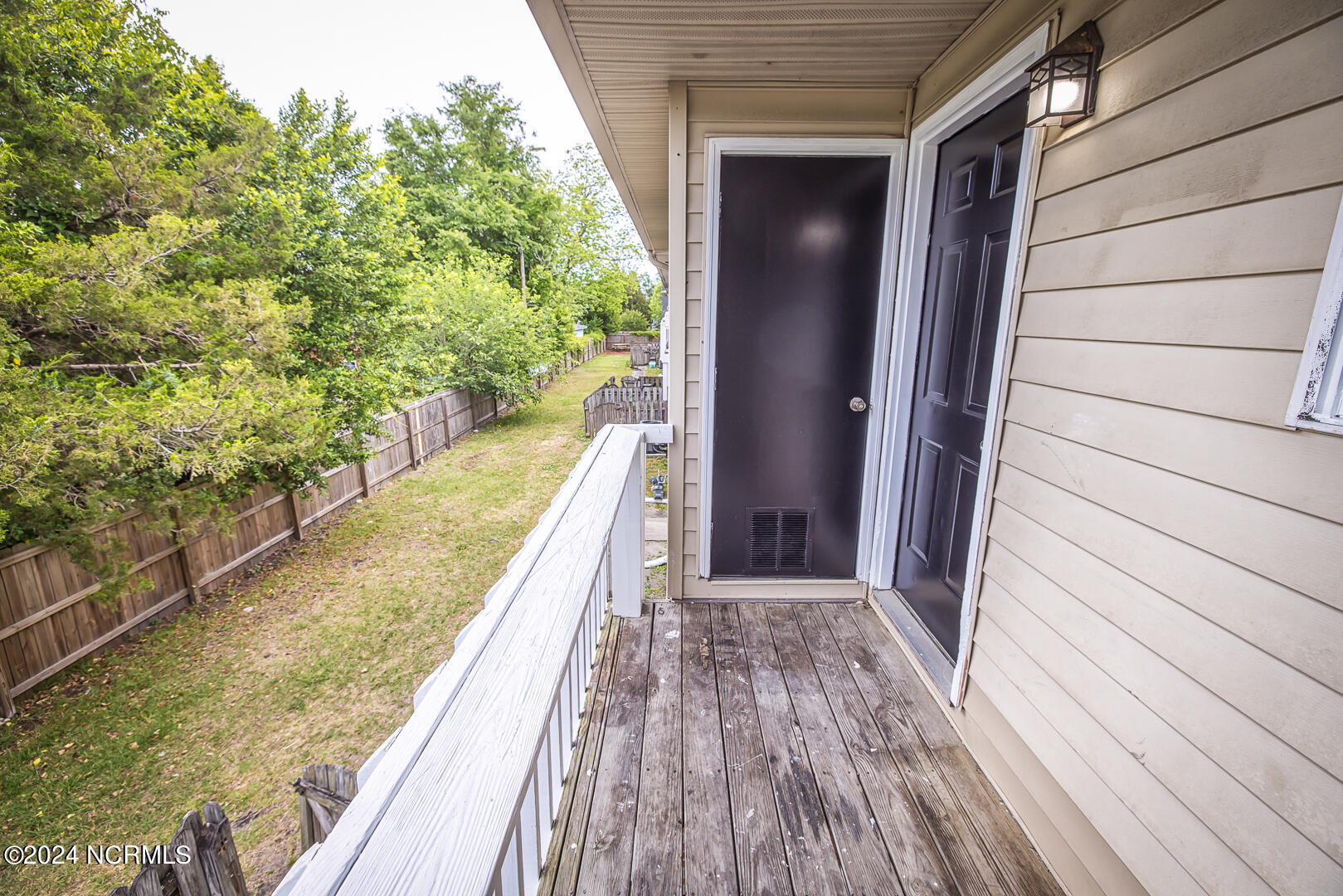 605-609 Nixon Street