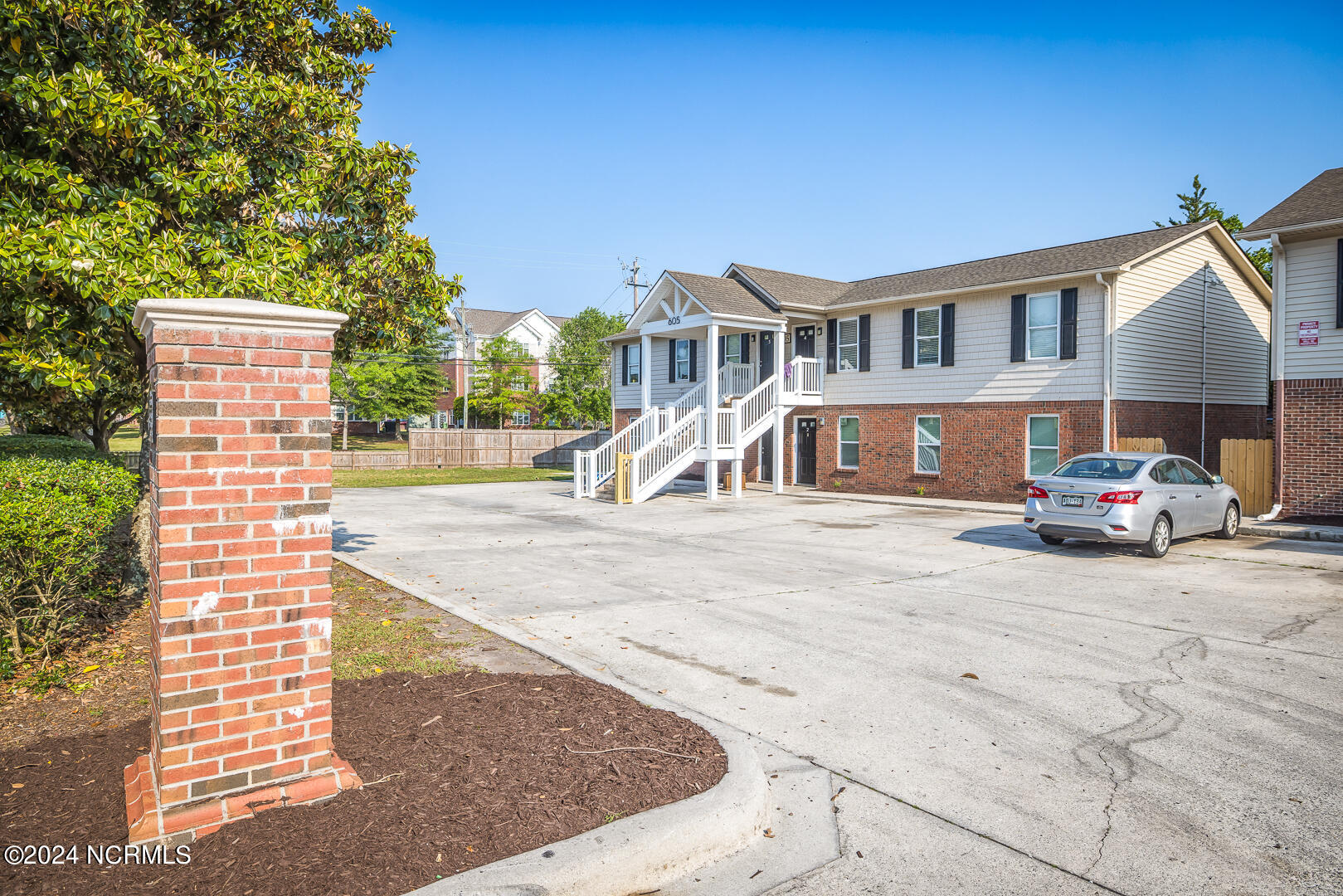 605-609 Nixon Street