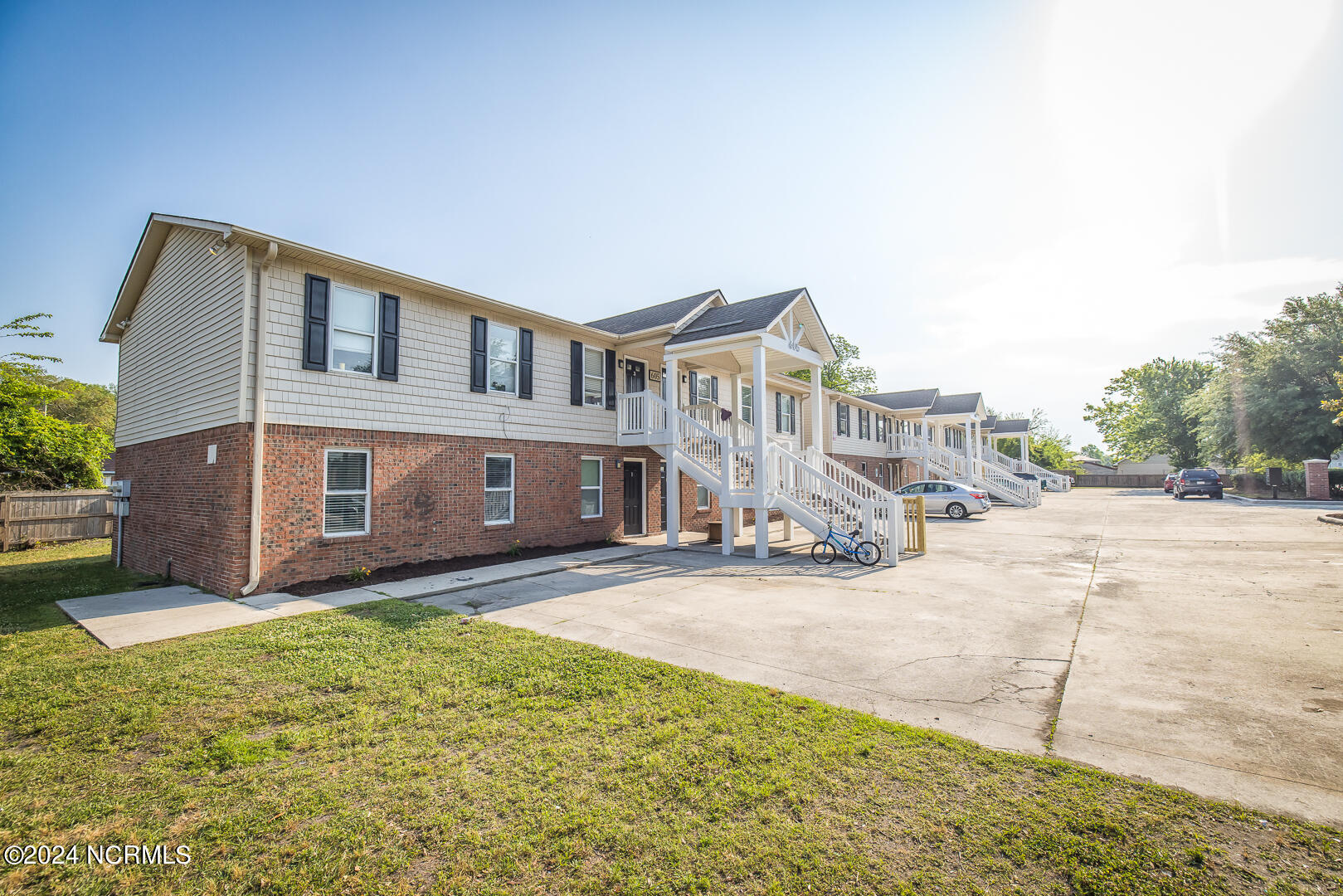 605-609 Nixon Street