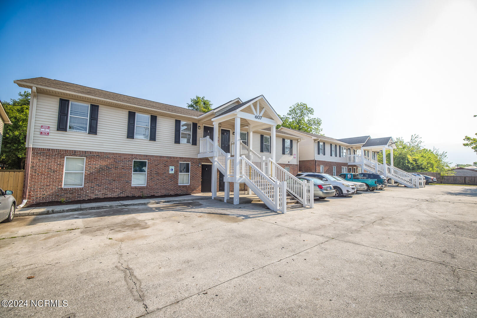 605-609 Nixon Street