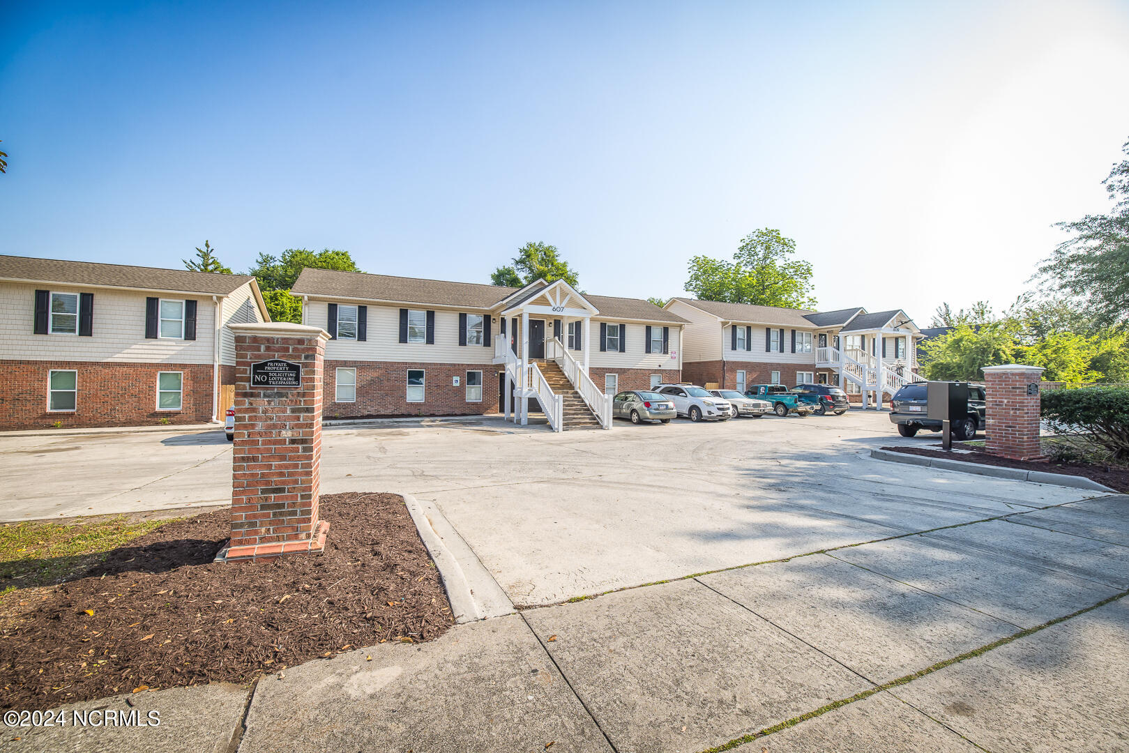 605-609 Nixon Street