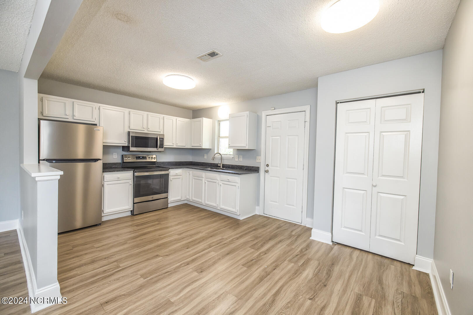 605-609 Nixon Street