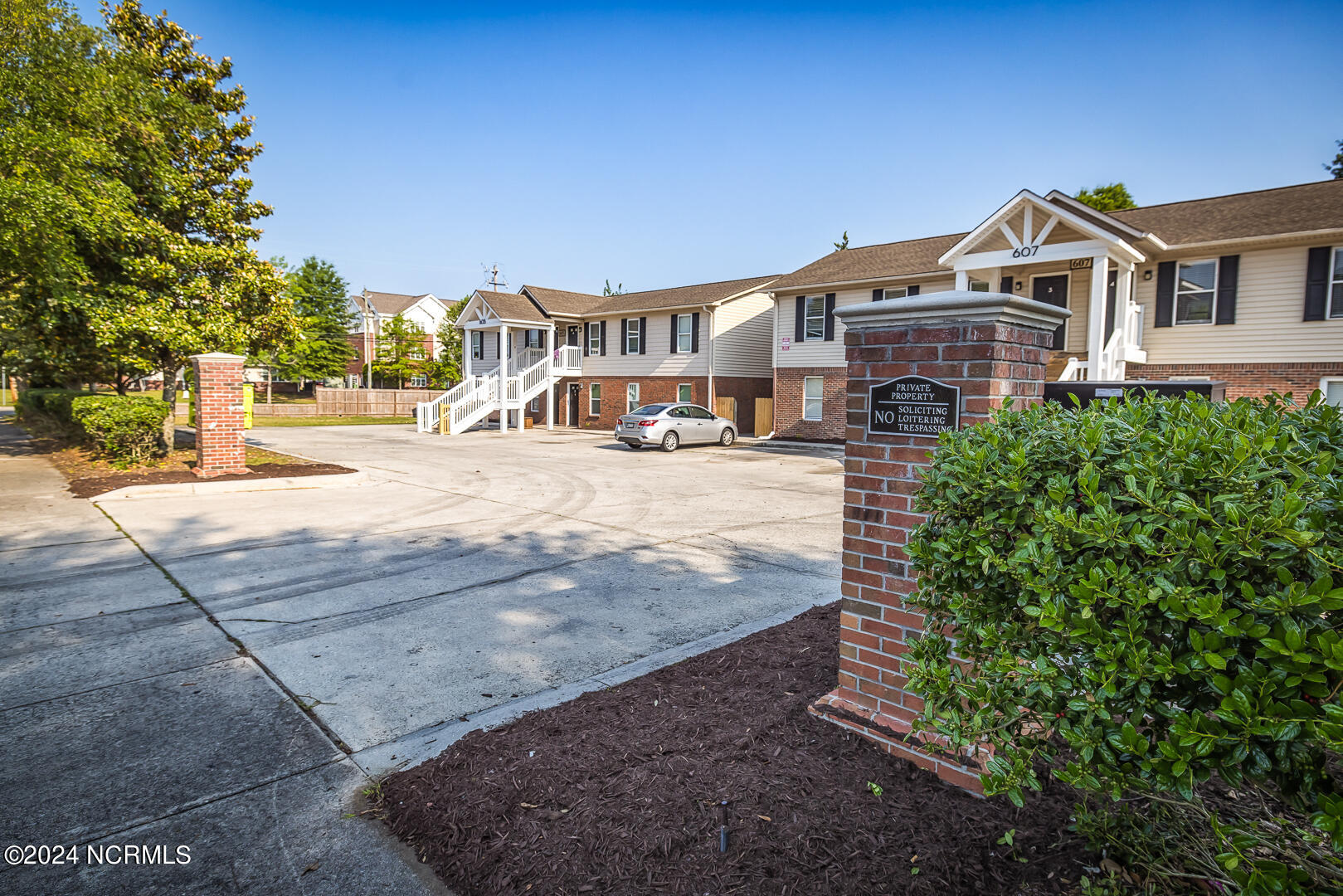 605-609 Nixon Street