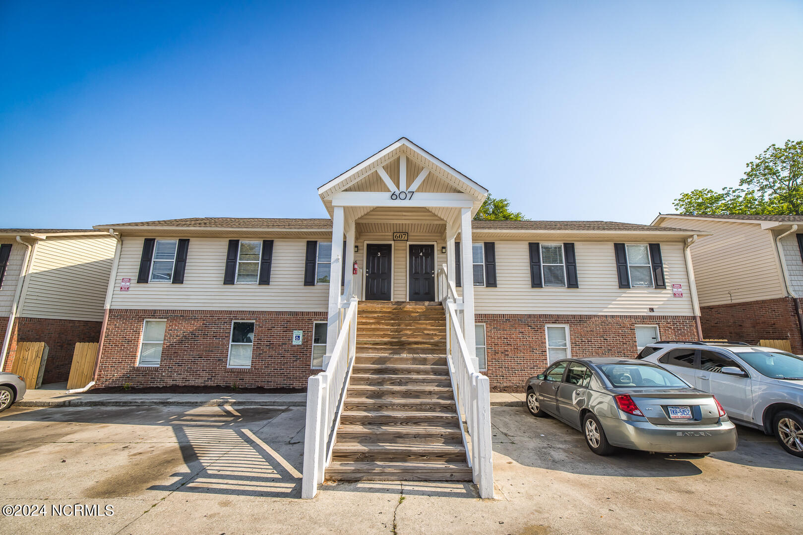 605-609 Nixon Street