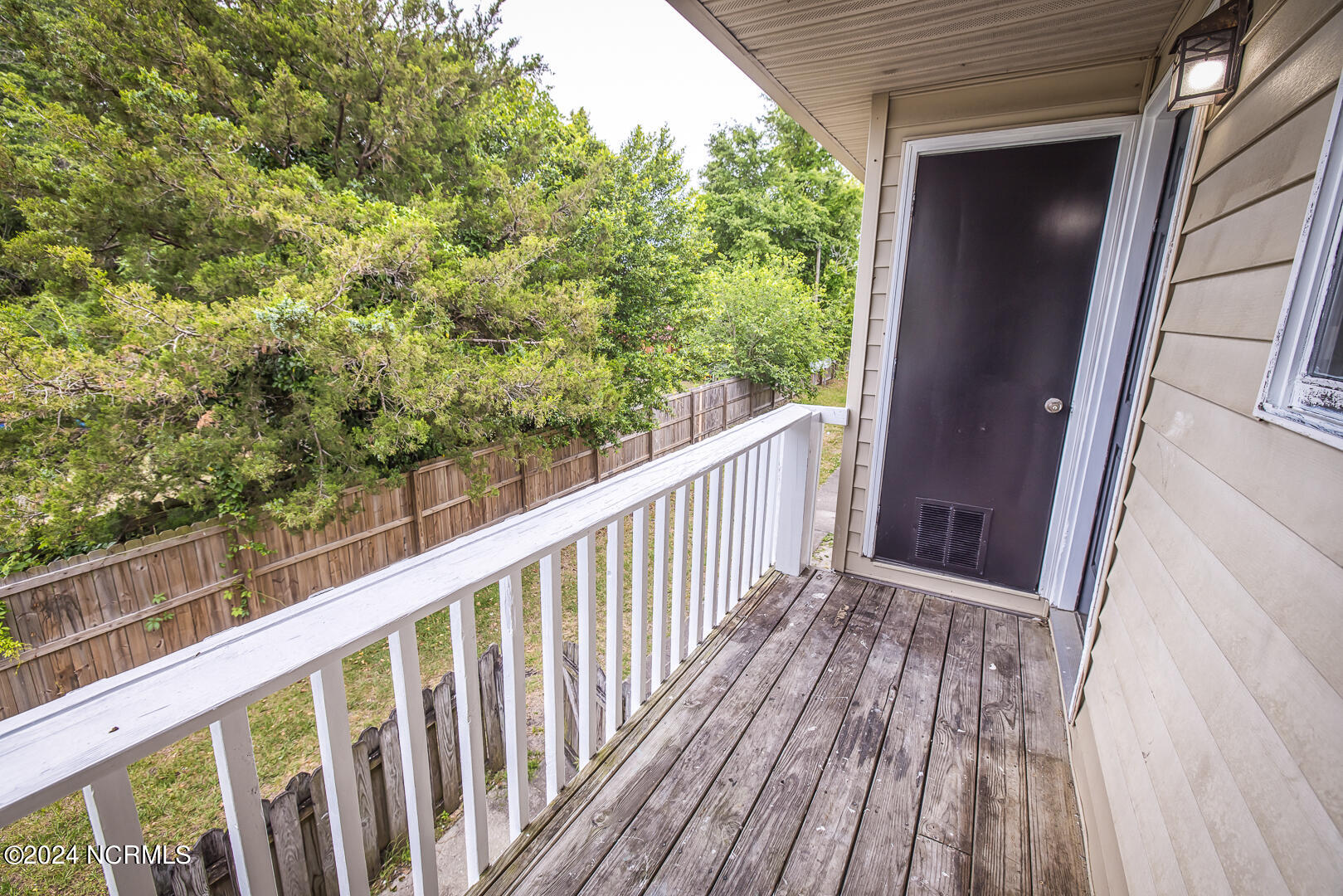 605-609 Nixon Street