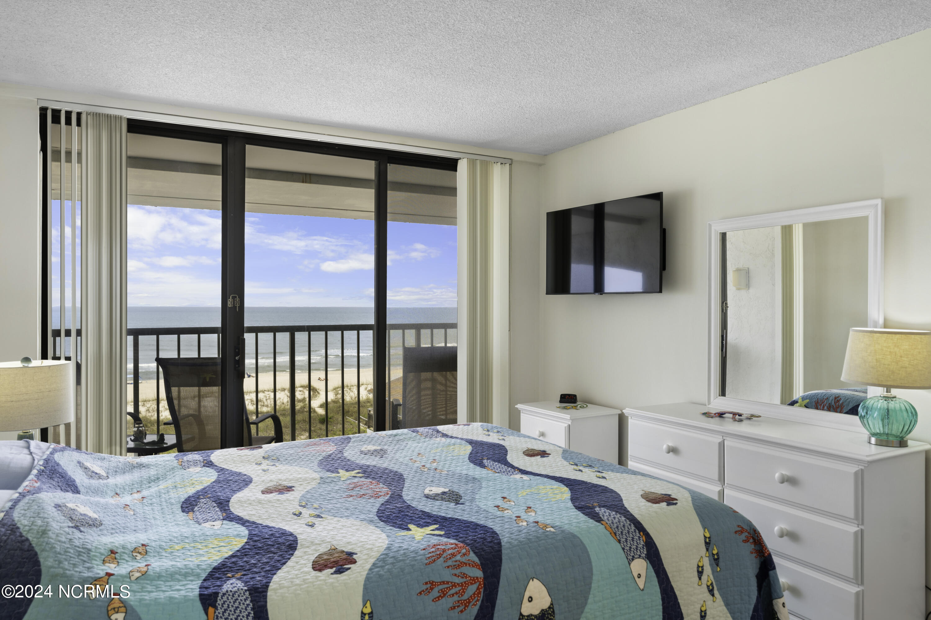 901 Lake Park Boulevard S 403