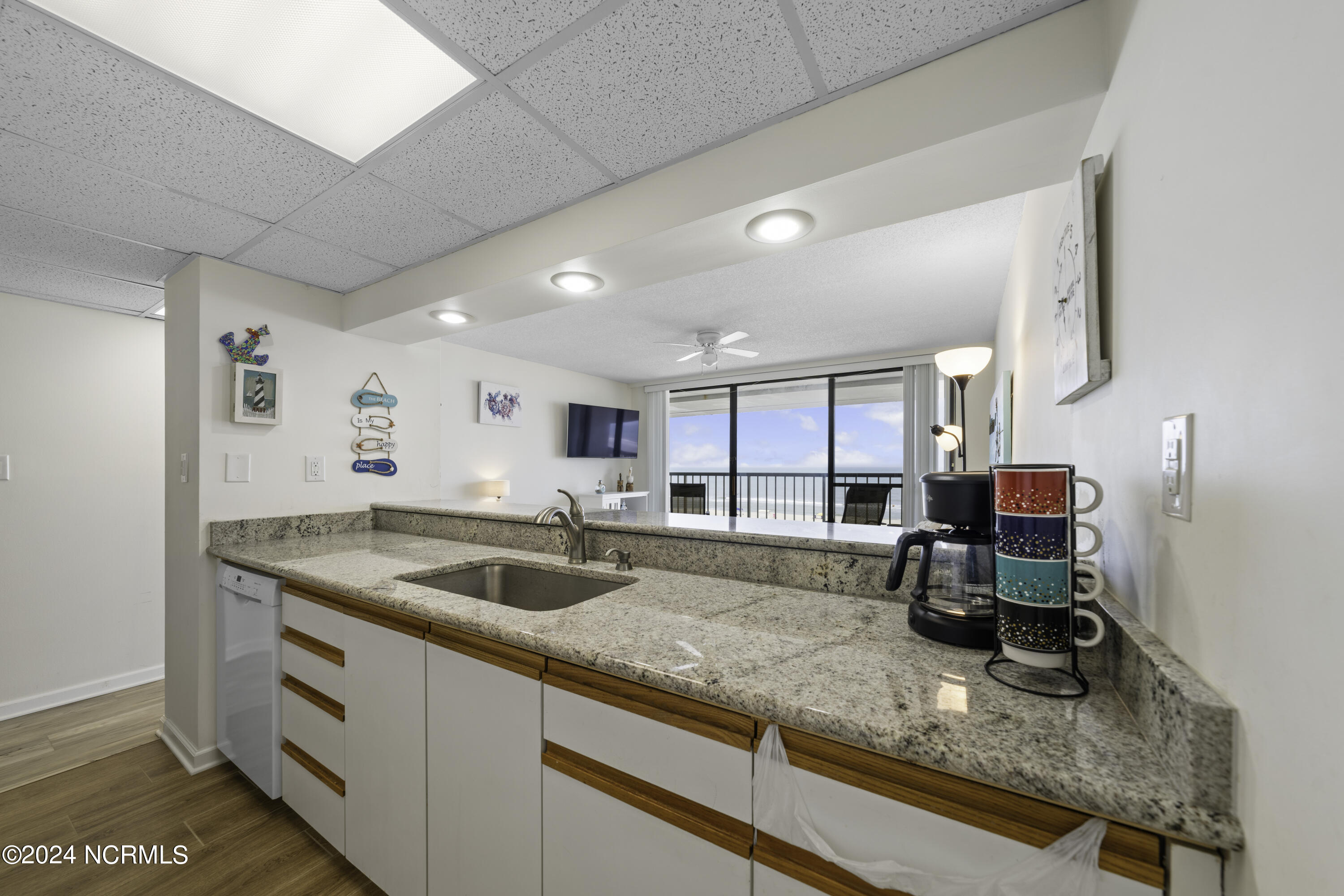 901 Lake Park Boulevard S 403