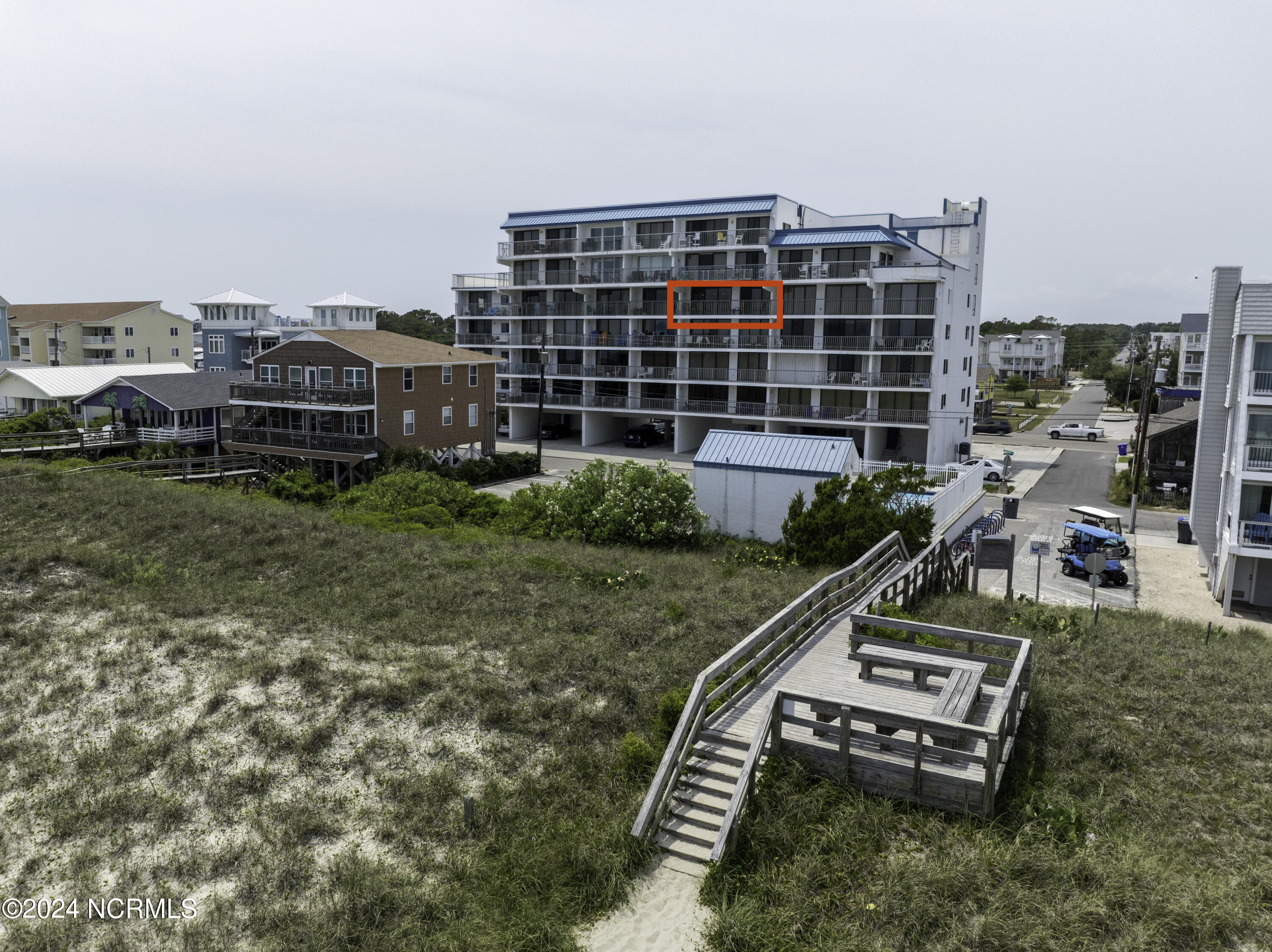 901 Lake Park Boulevard S 403