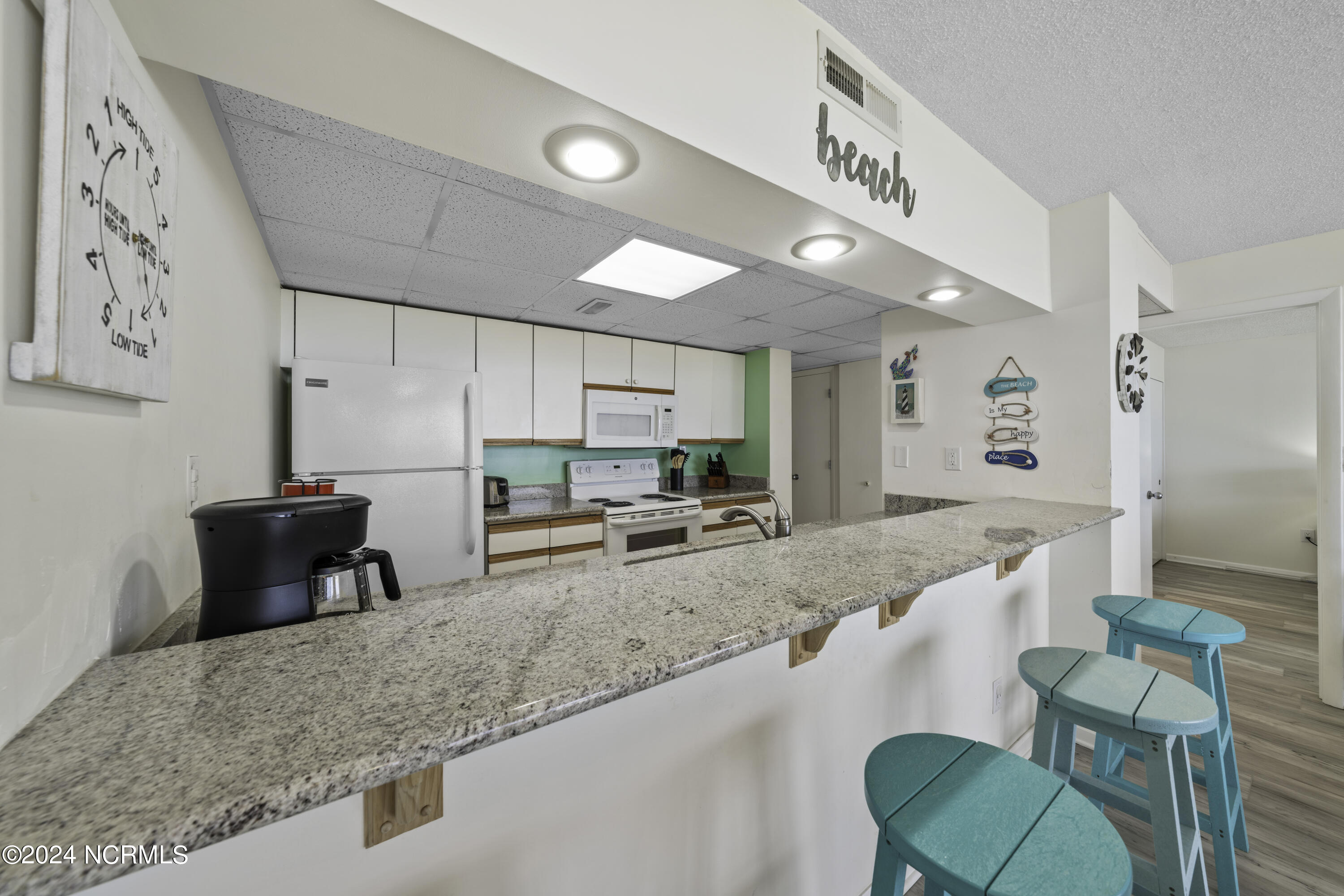 901 Lake Park Boulevard S 403