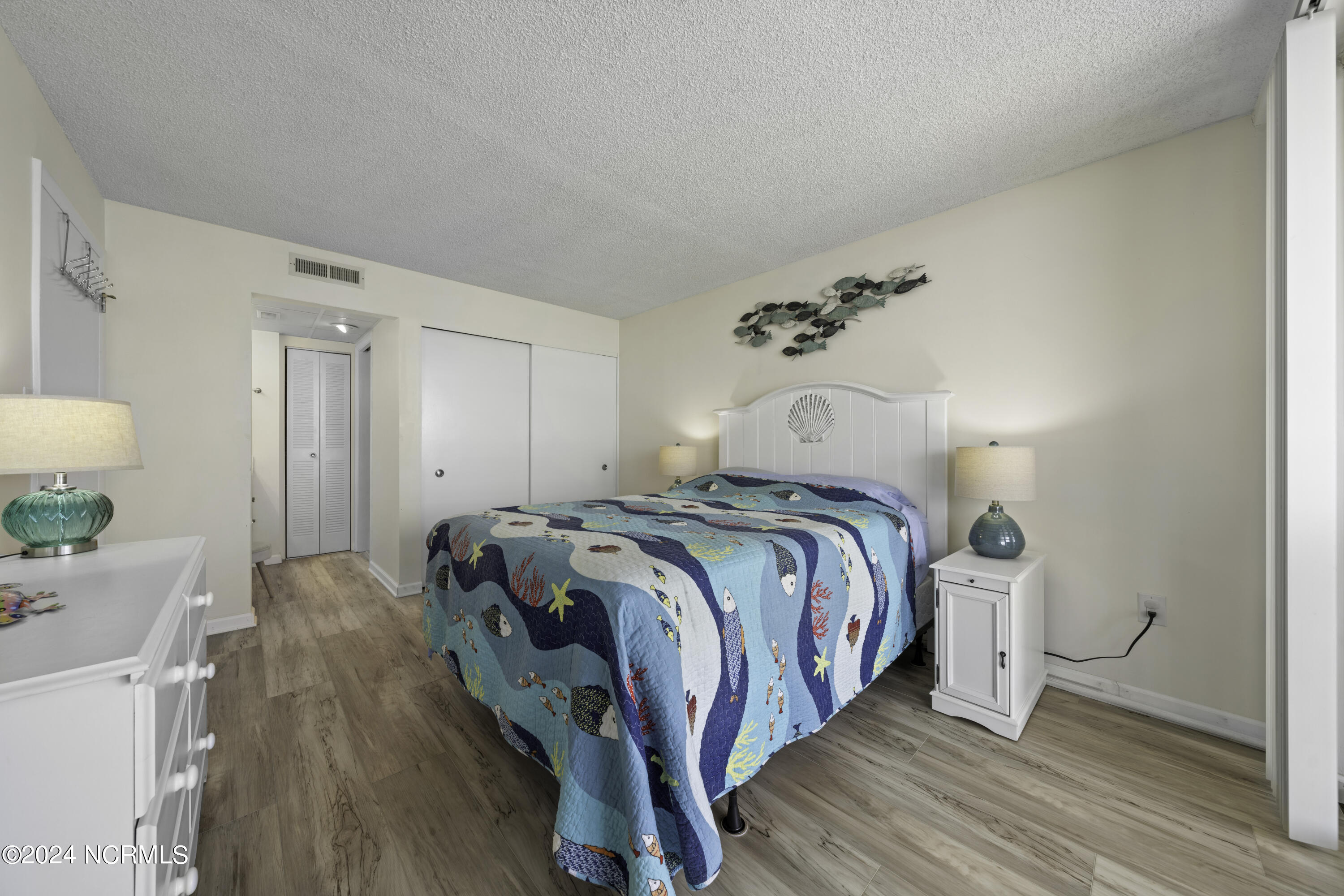 901 Lake Park Boulevard S 403