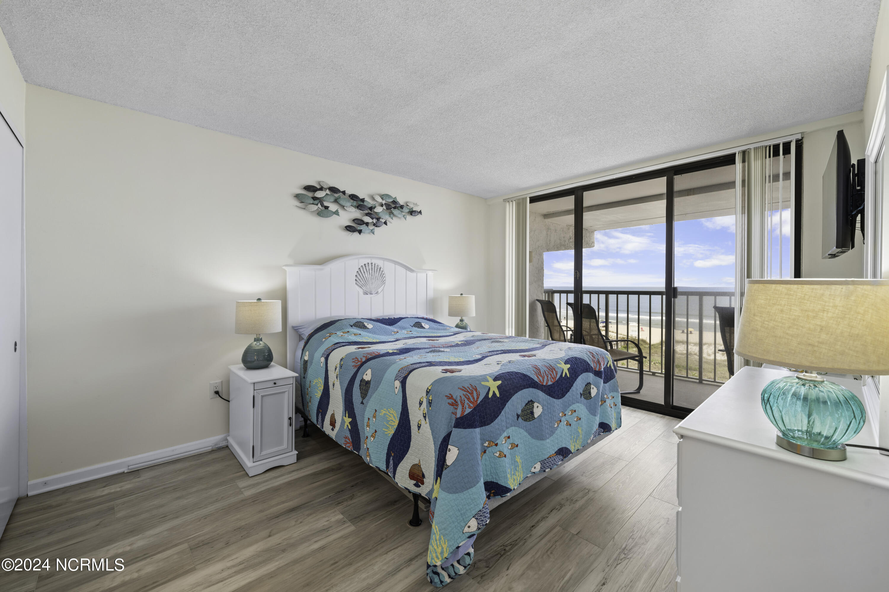 901 Lake Park Boulevard S 403