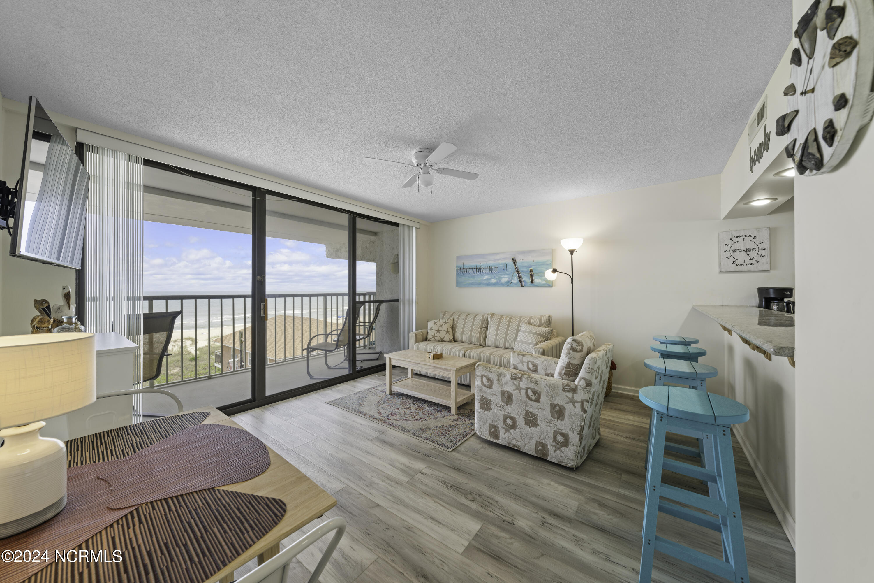 901 Lake Park Boulevard S 403