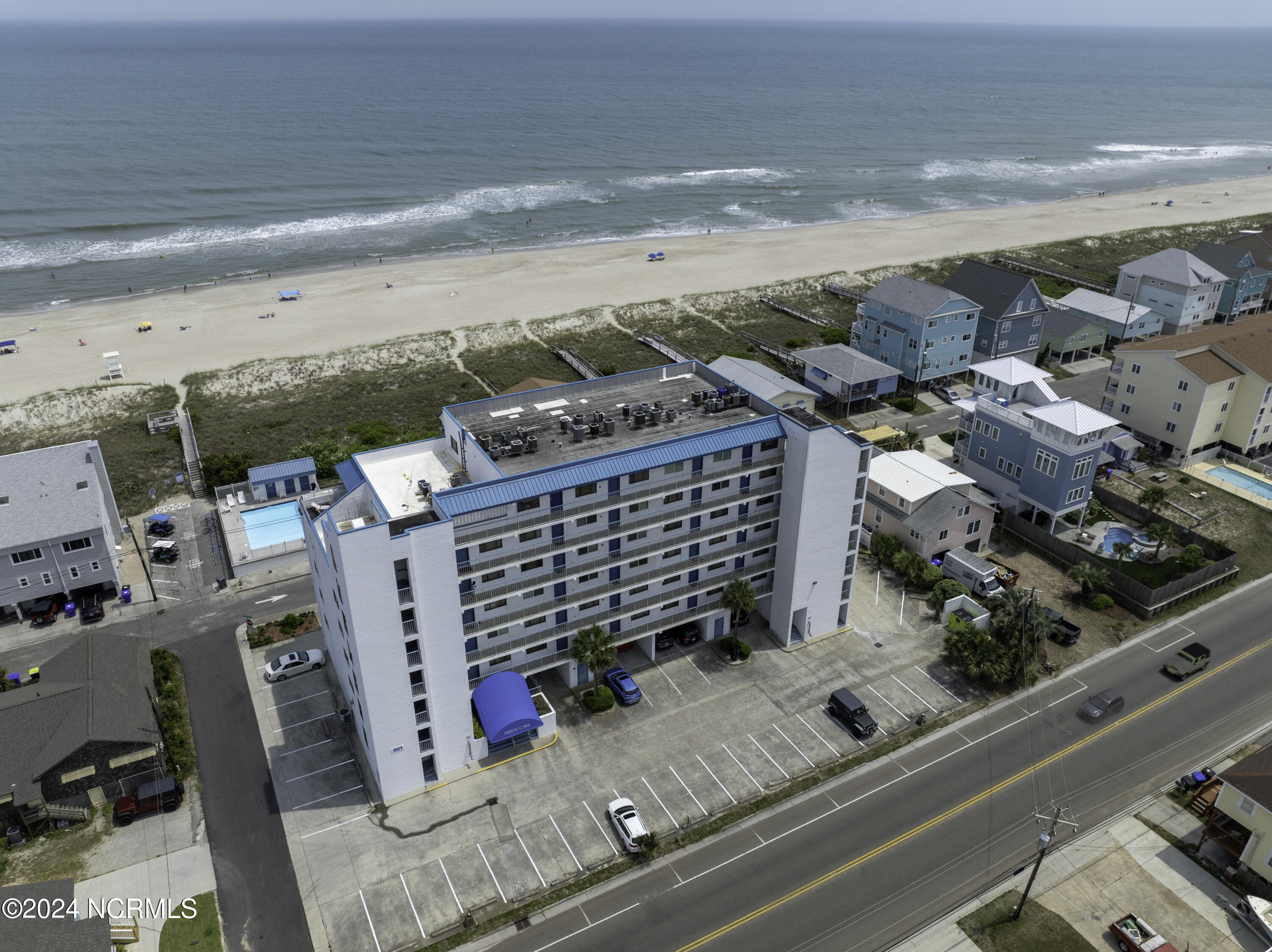 901 Lake Park Boulevard S 403