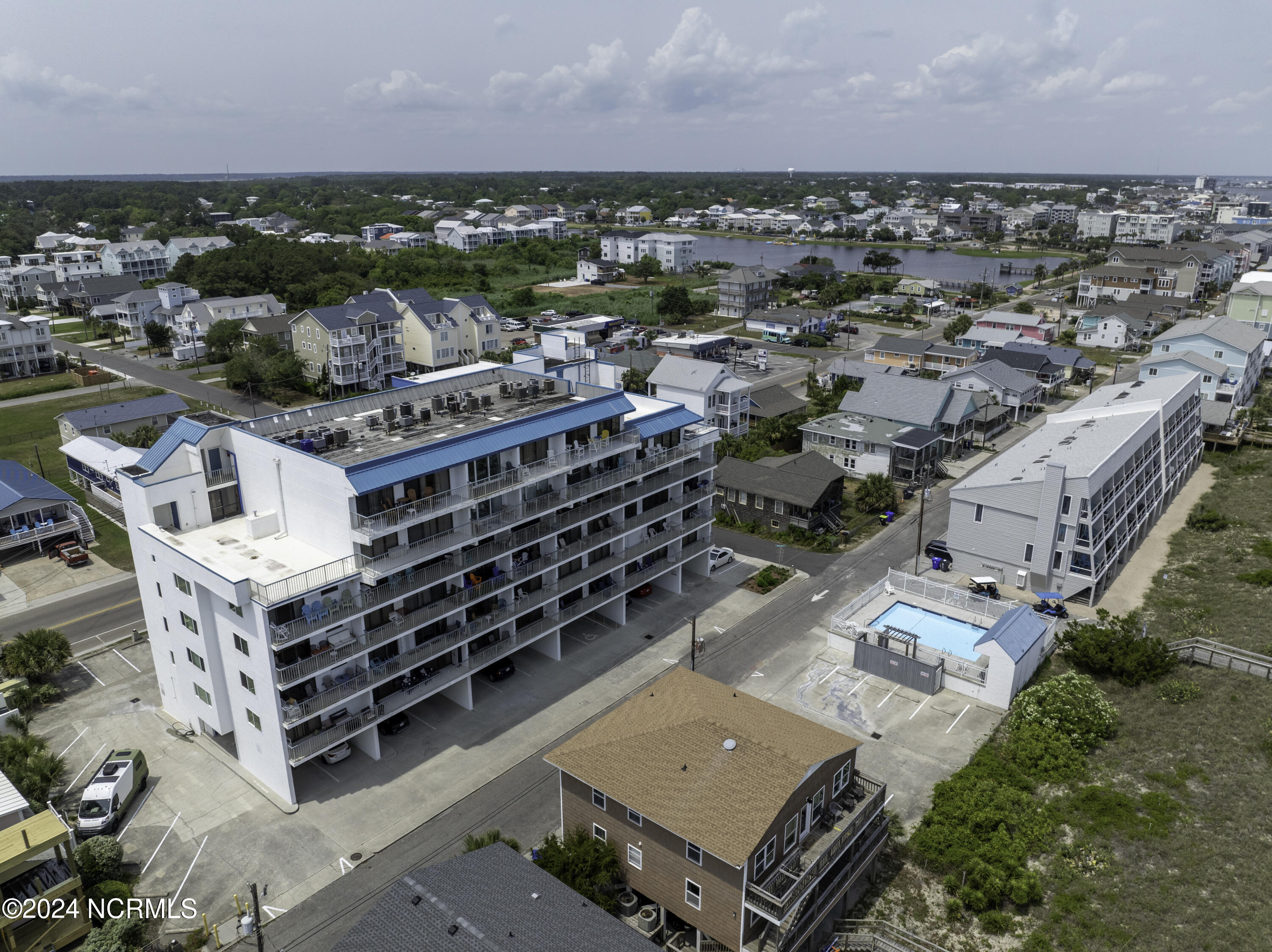 901 Lake Park Boulevard S 403