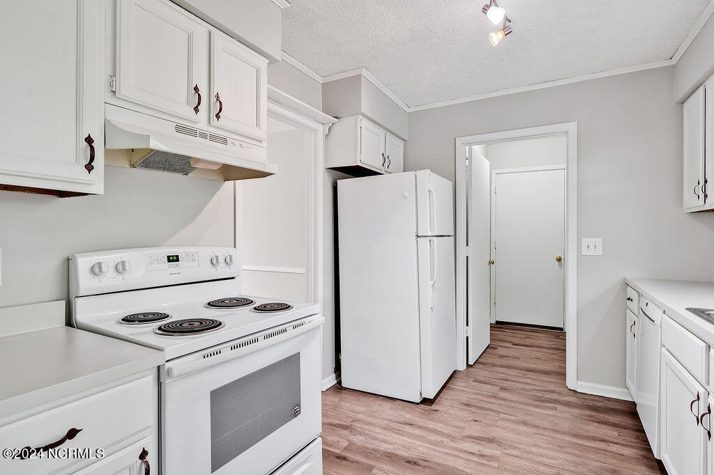 4708 Indian Trail