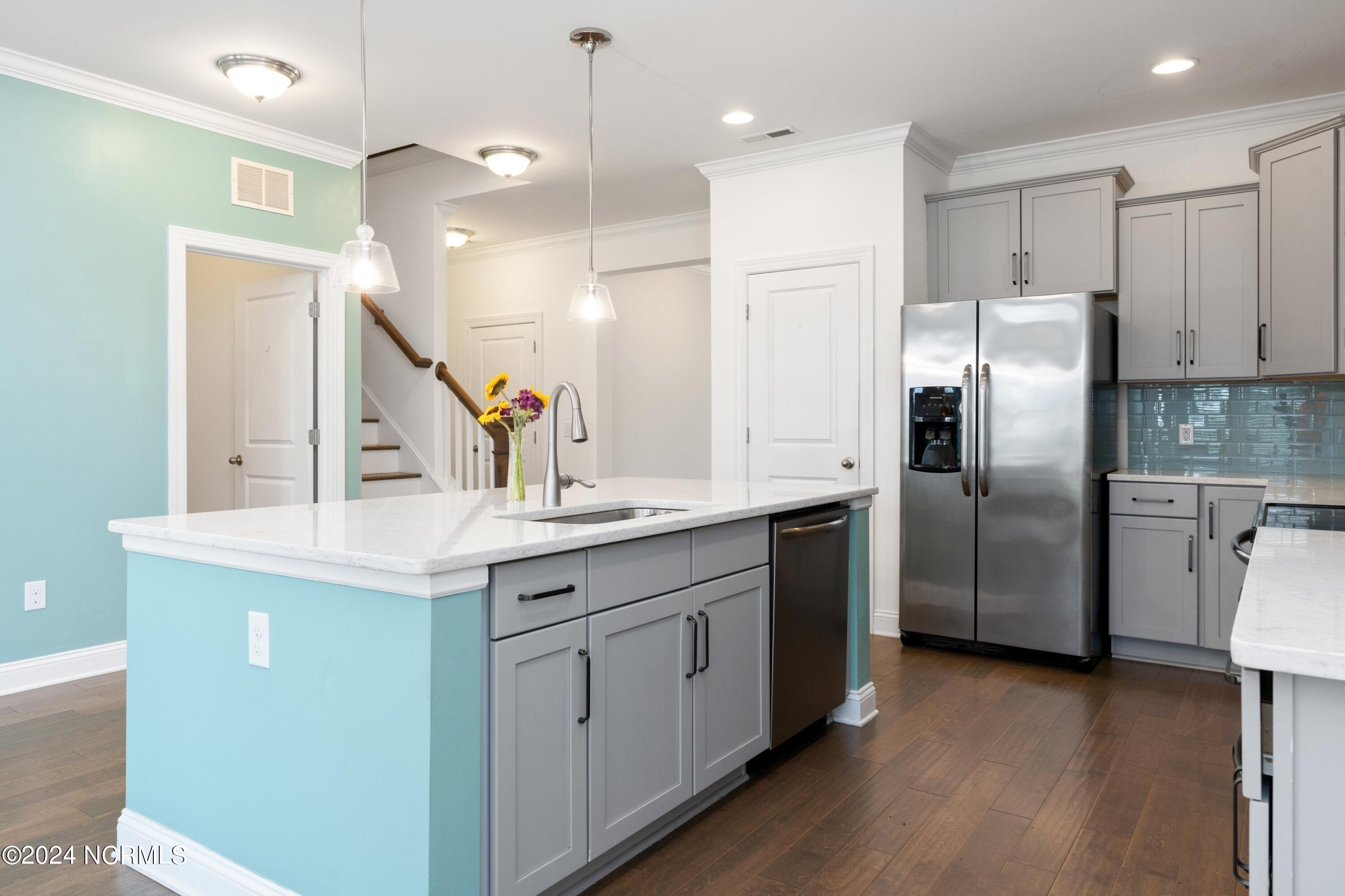 7850 Champlain Drive