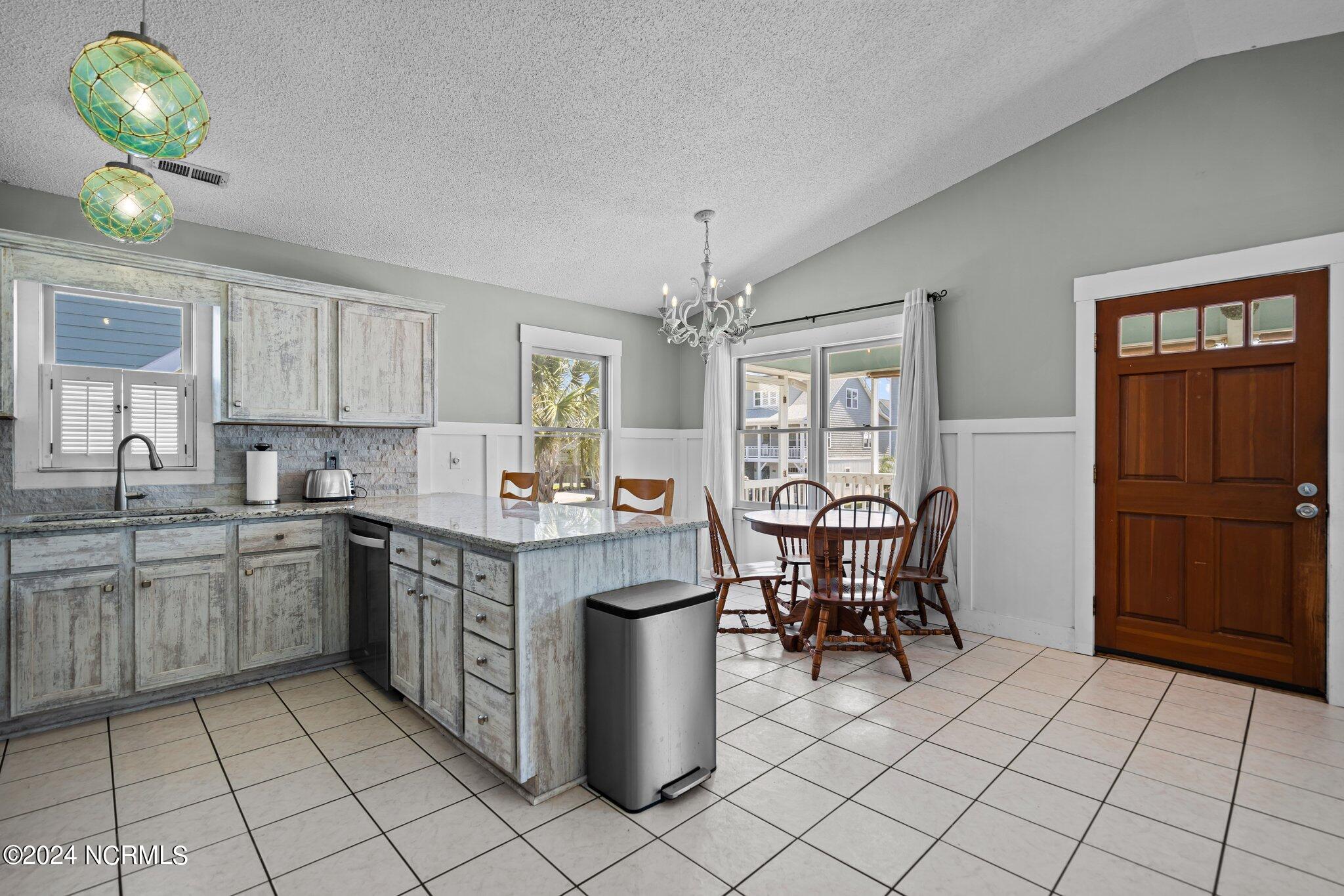 929 Coast Walk Lane