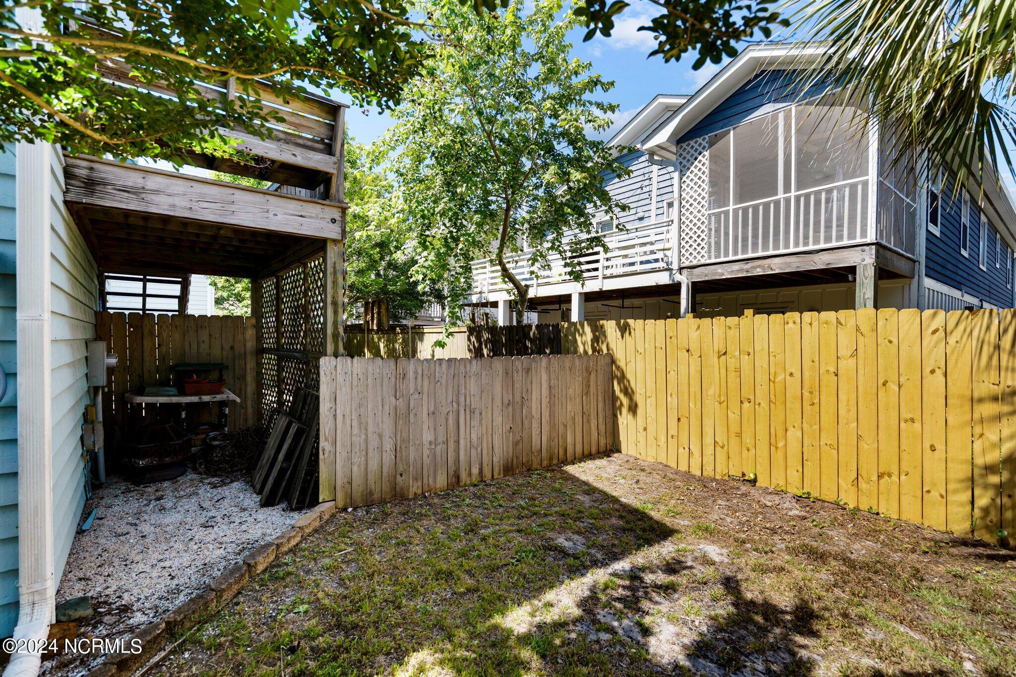 929 Coast Walk Lane