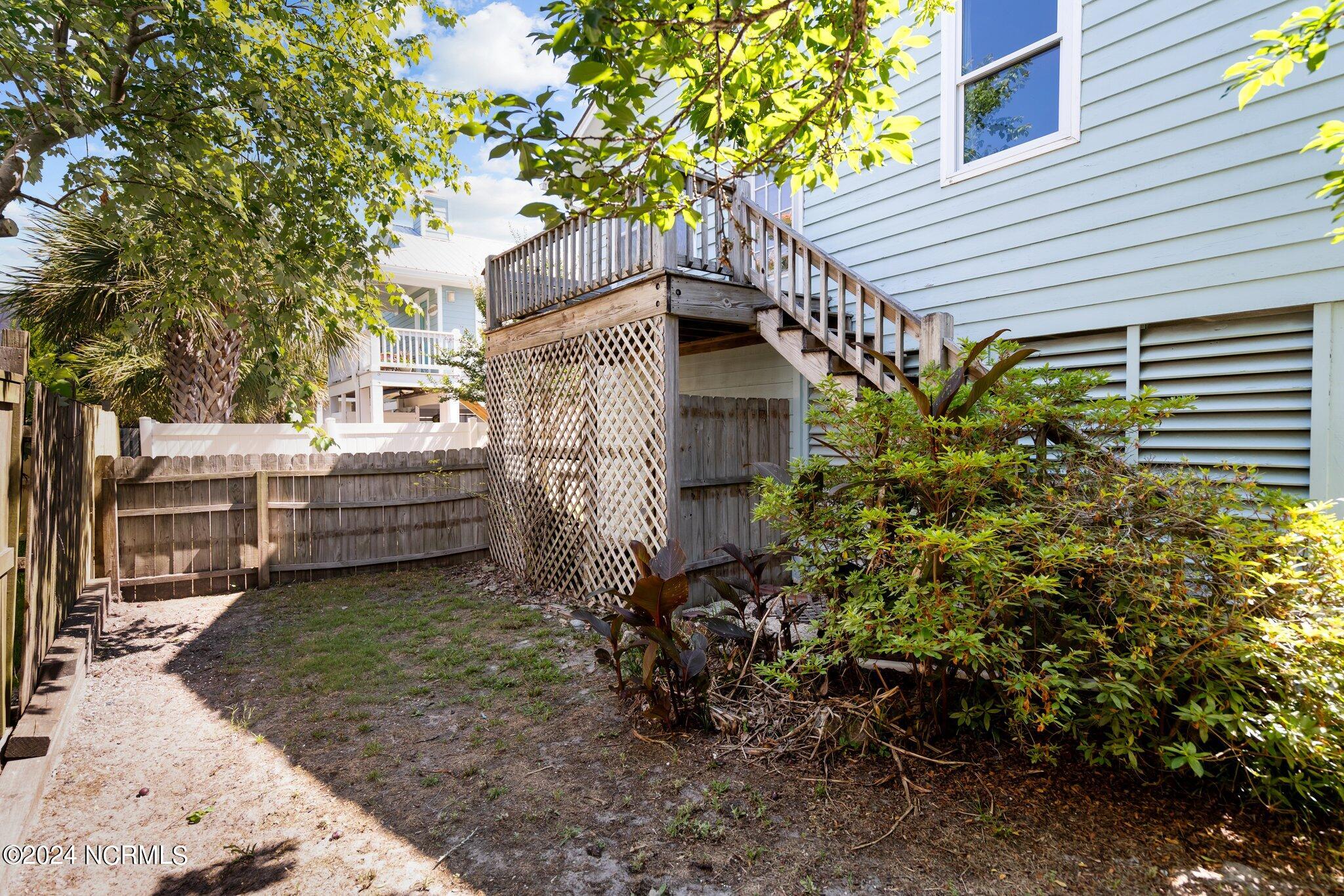 929 Coast Walk Lane