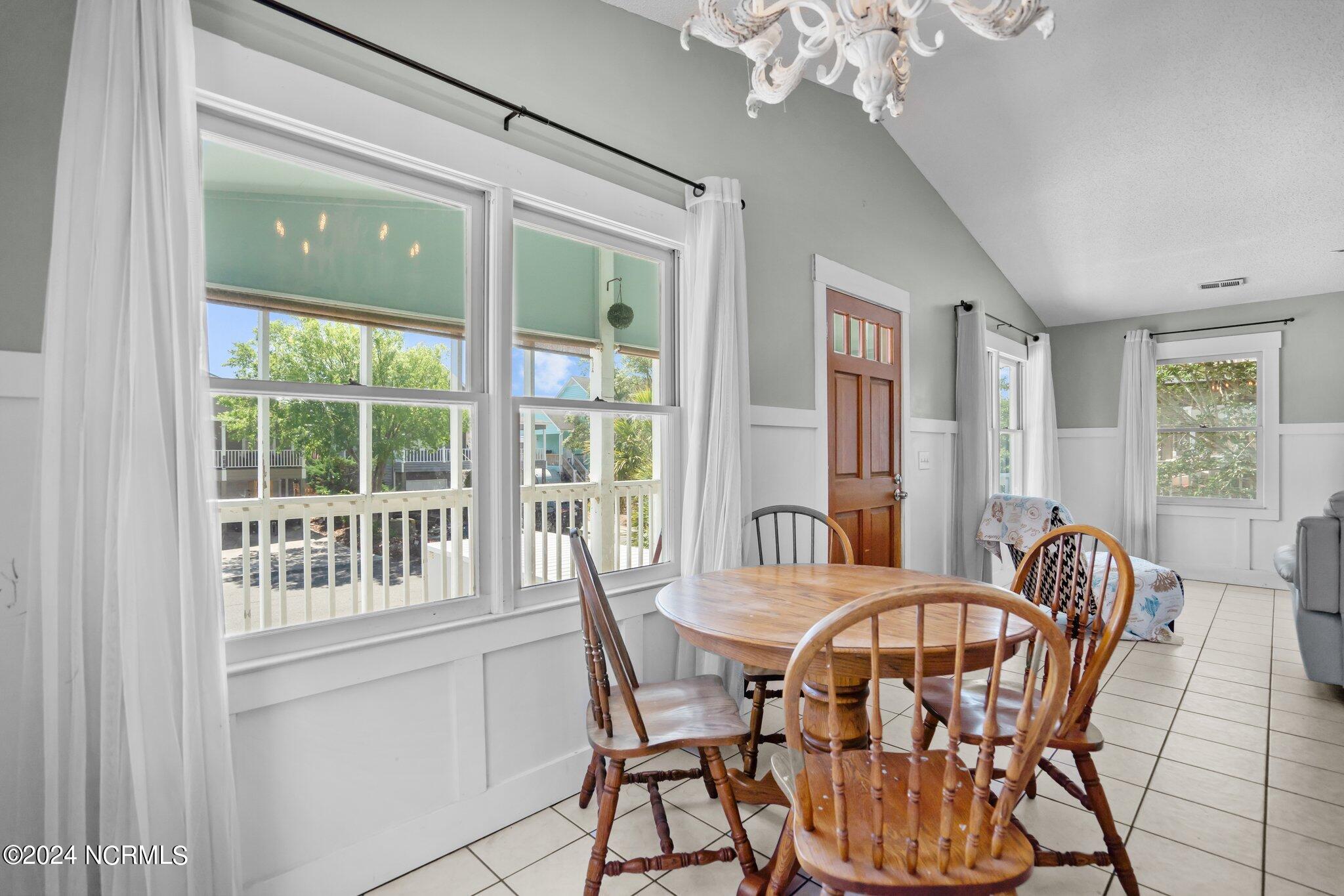 929 Coast Walk Lane