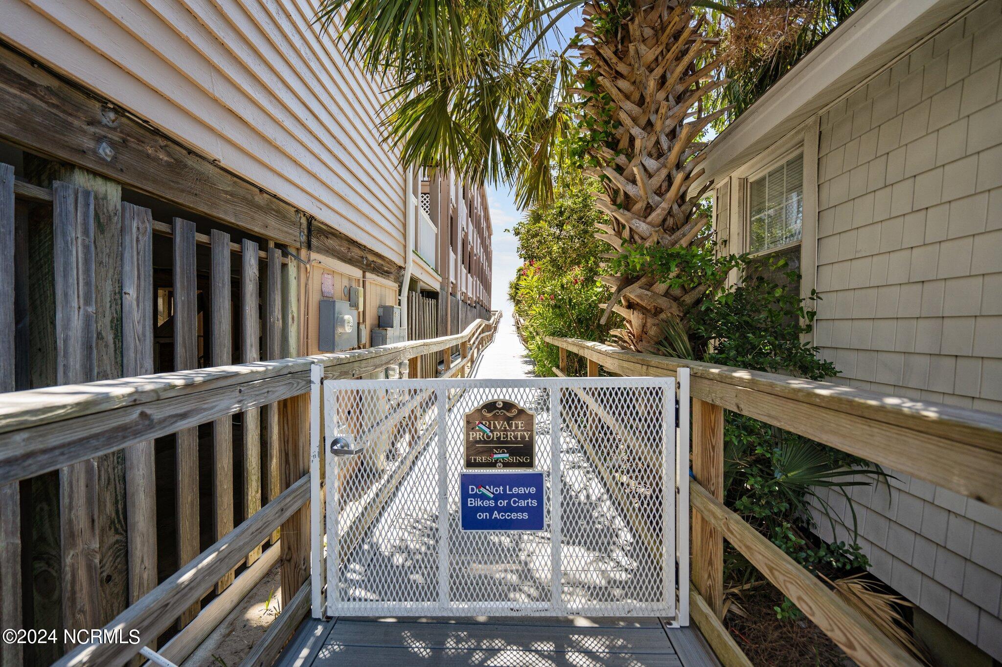 929 Coast Walk Lane