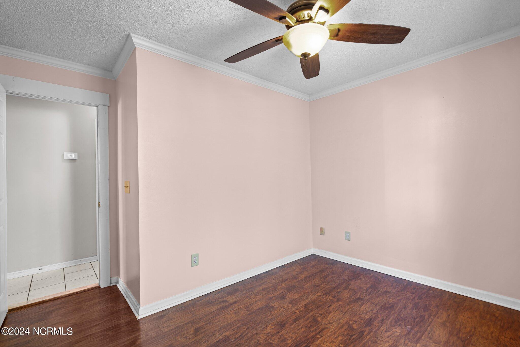 929 Coast Walk Lane