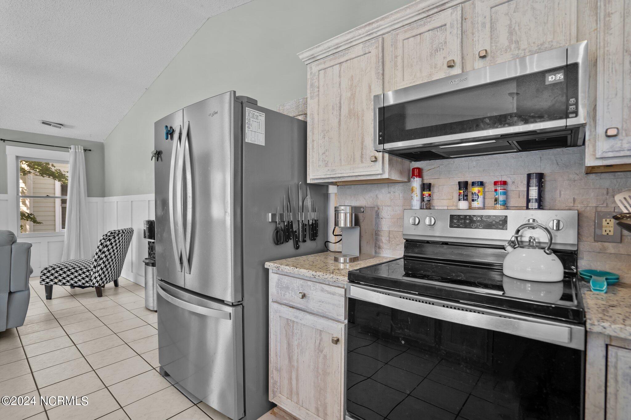 929 Coast Walk Lane