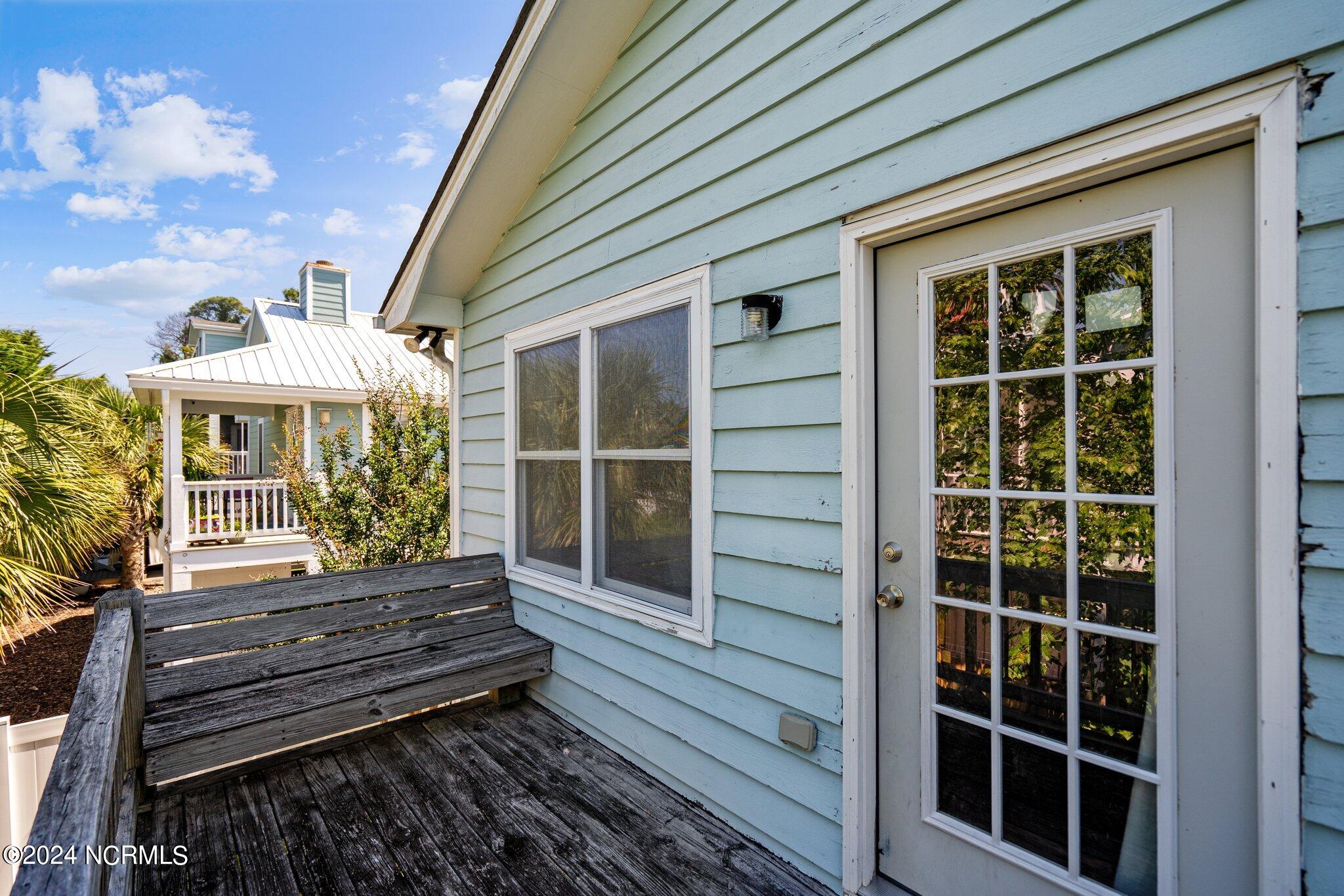 929 Coast Walk Lane