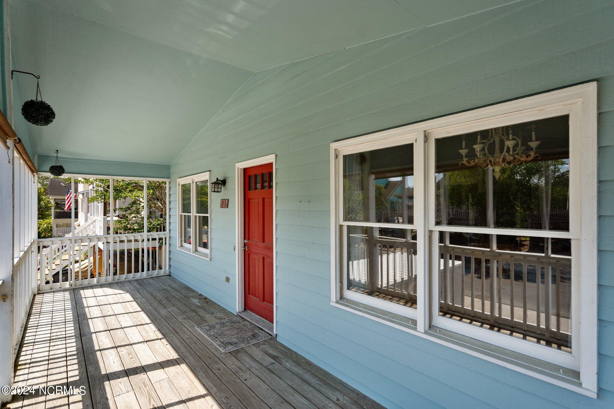 929 Coast Walk Lane