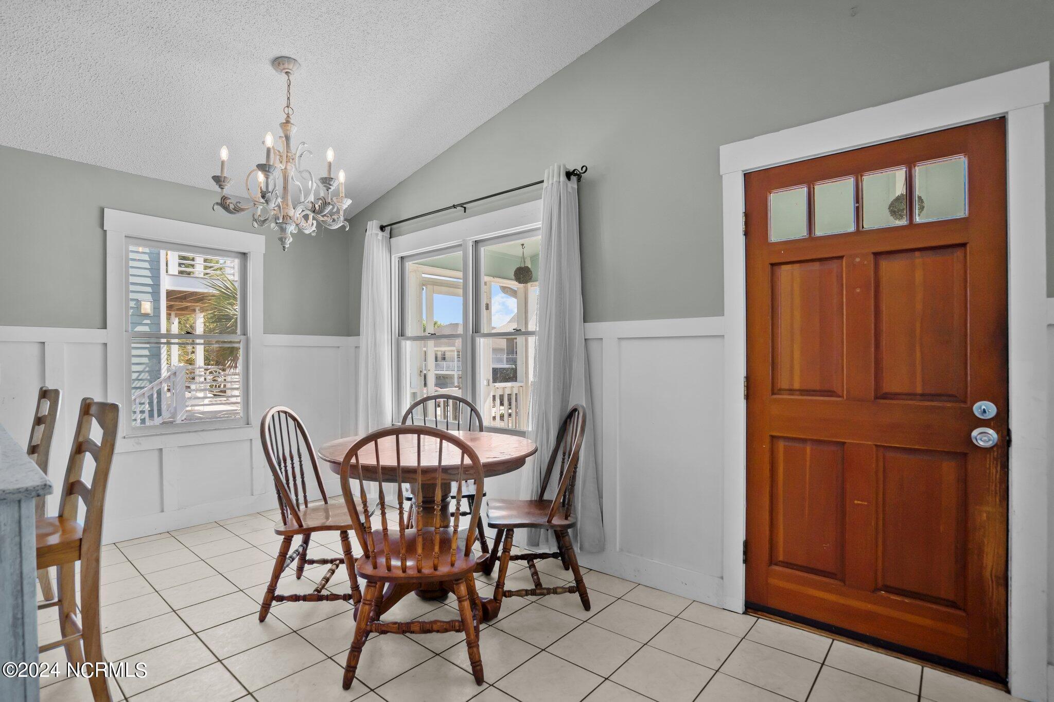 929 Coast Walk Lane