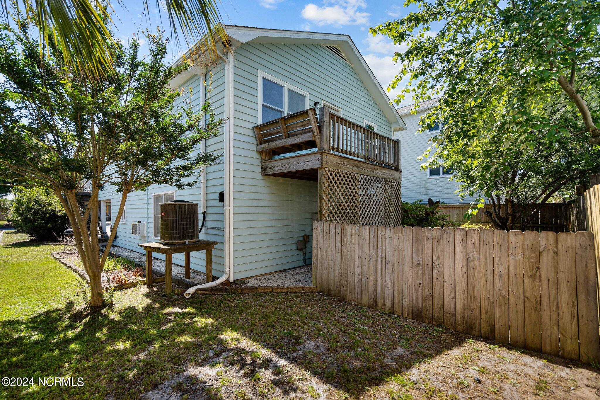 929 Coast Walk Lane