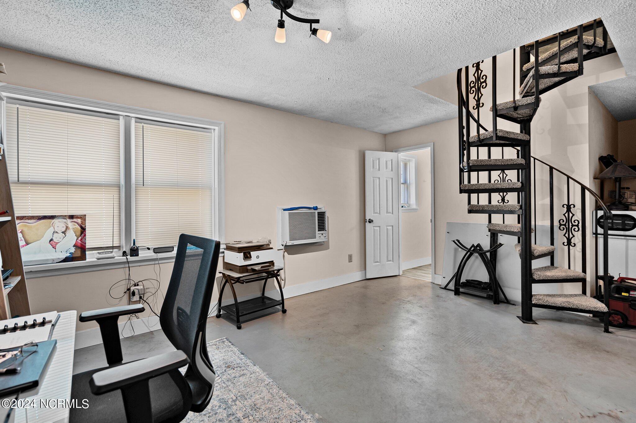929 Coast Walk Lane