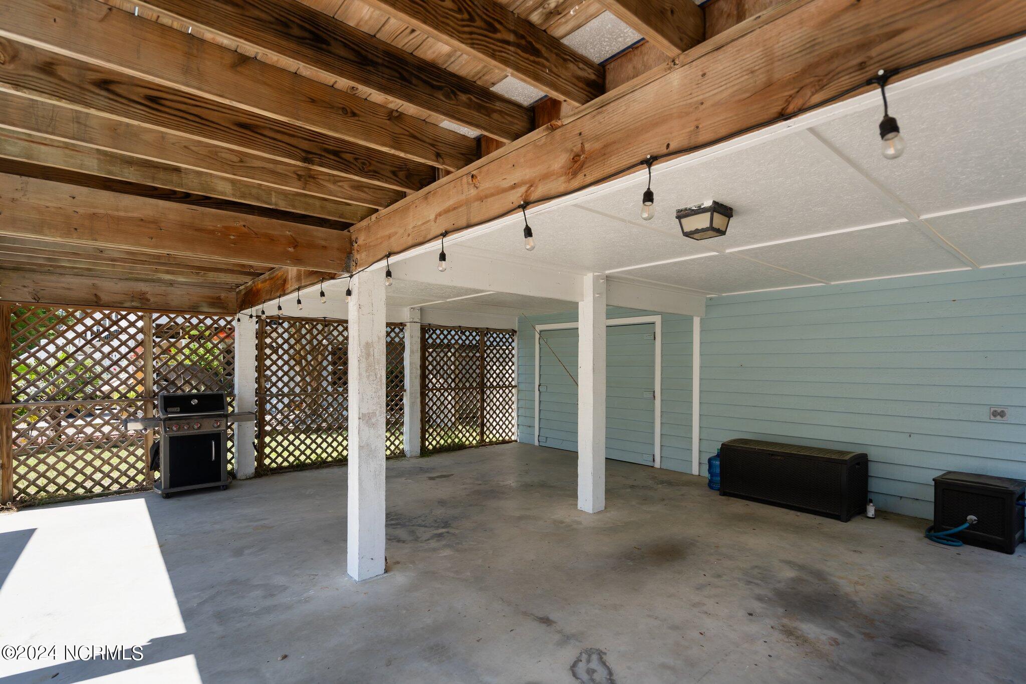 929 Coast Walk Lane