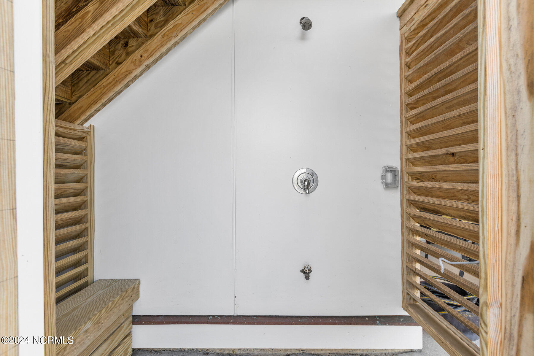 320 Ballast Point Road