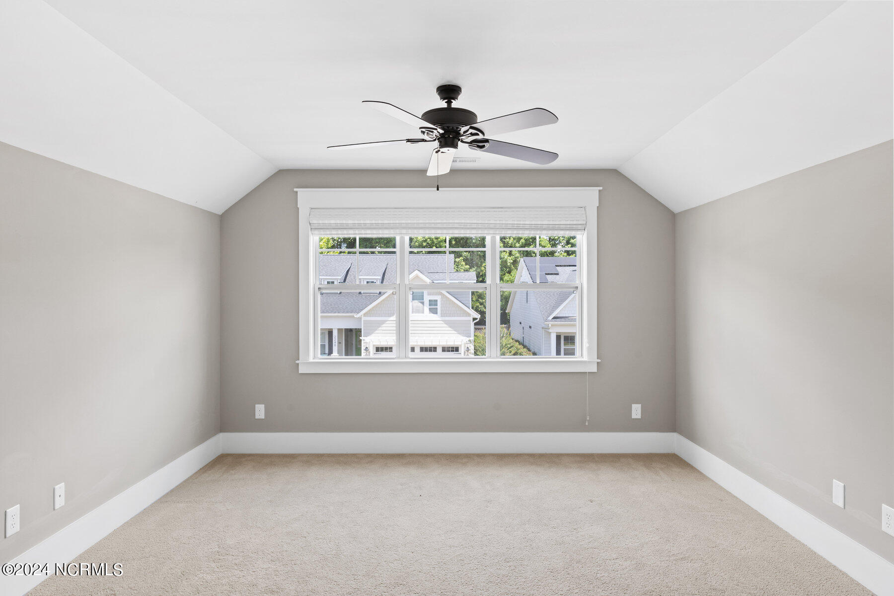 2245 Lakeside Circle