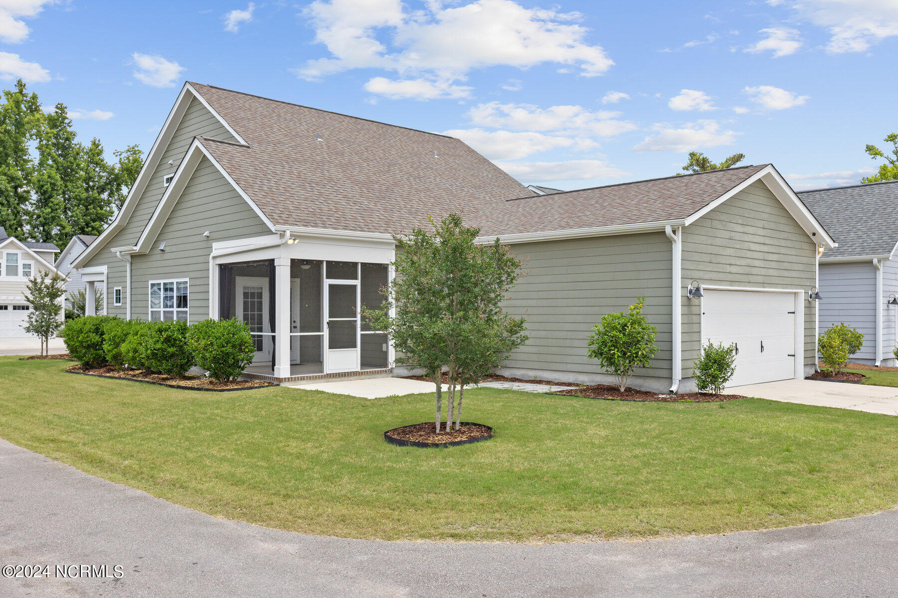 2245 Lakeside Circle