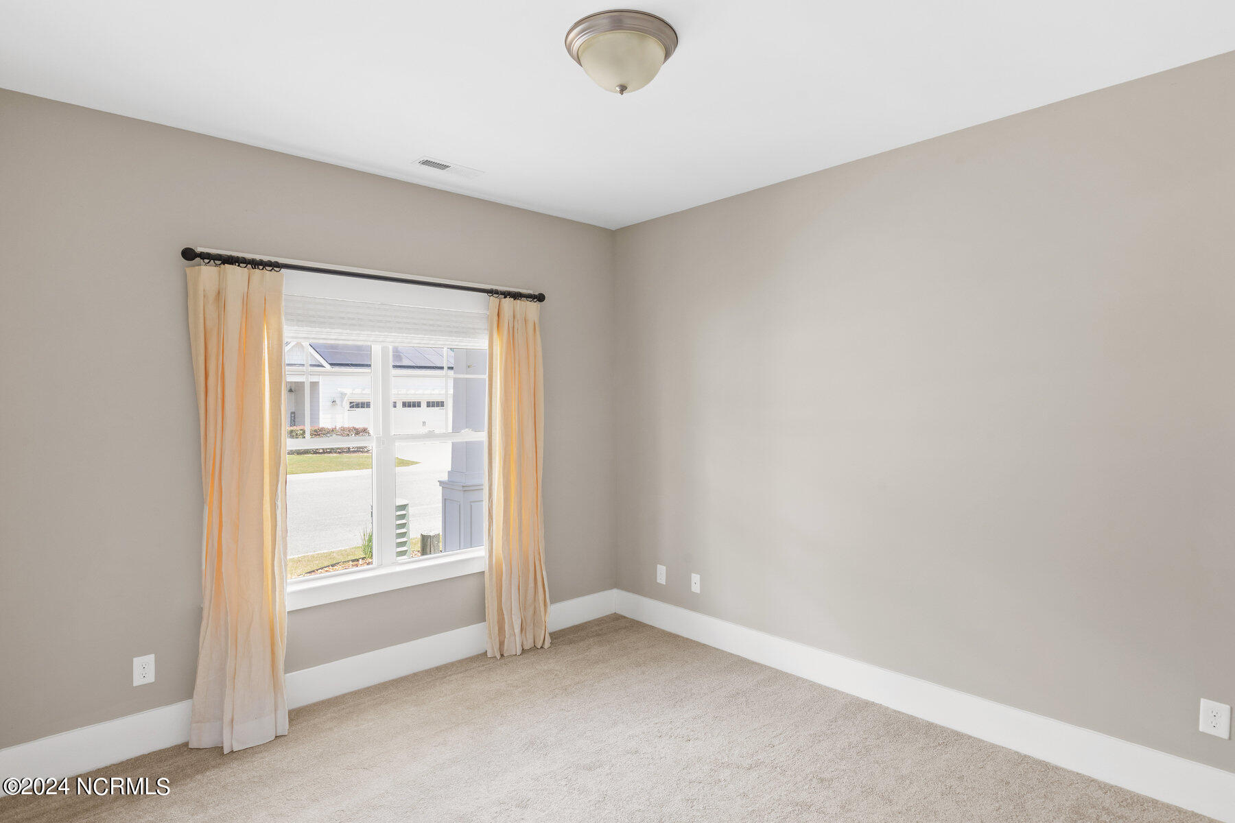 2245 Lakeside Circle