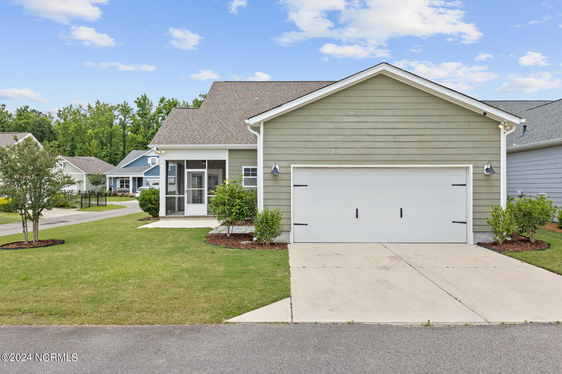 2245 Lakeside Circle