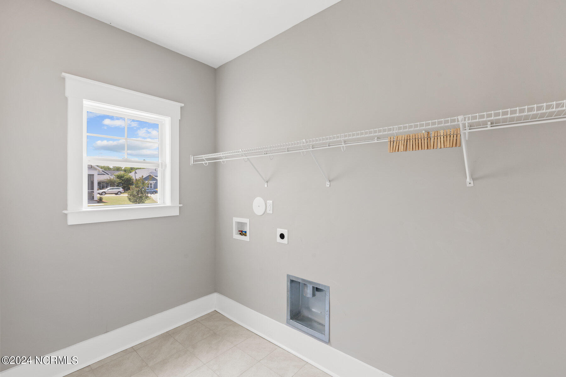 2245 Lakeside Circle