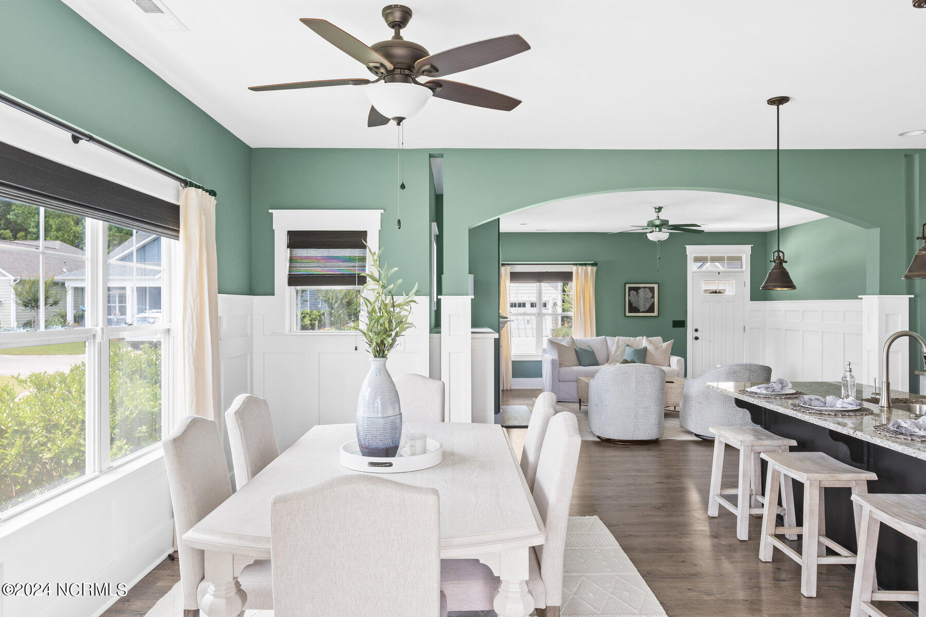 2245 Lakeside Circle