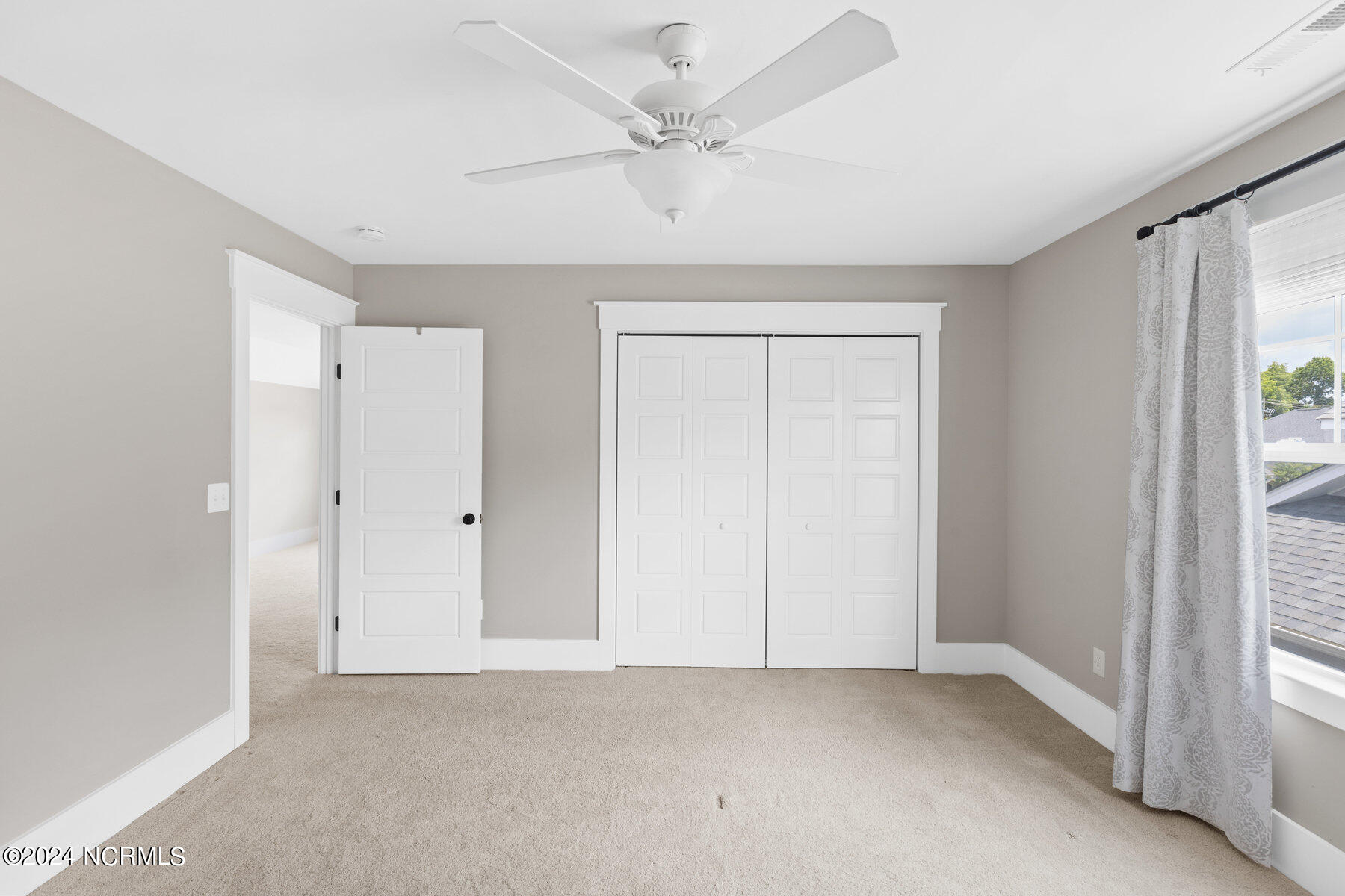 2245 Lakeside Circle